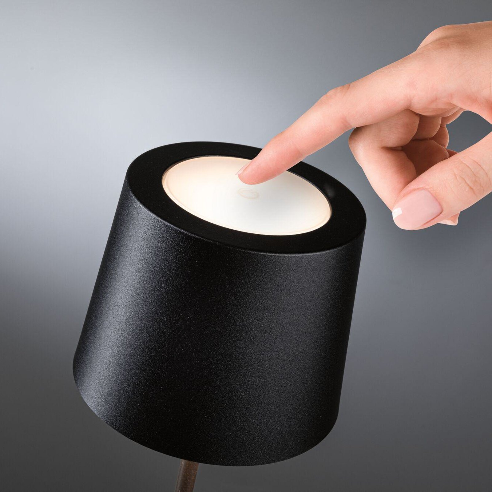 Επαναφορτιζόμενη επιτραπέζια λάμπα LED Gilo της Paulmann, μαύρο, πλαστικό,
