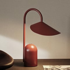 ferm LIVING LED ladattava pöytävalaisin Arum, punainen, himmennettävä, IP44