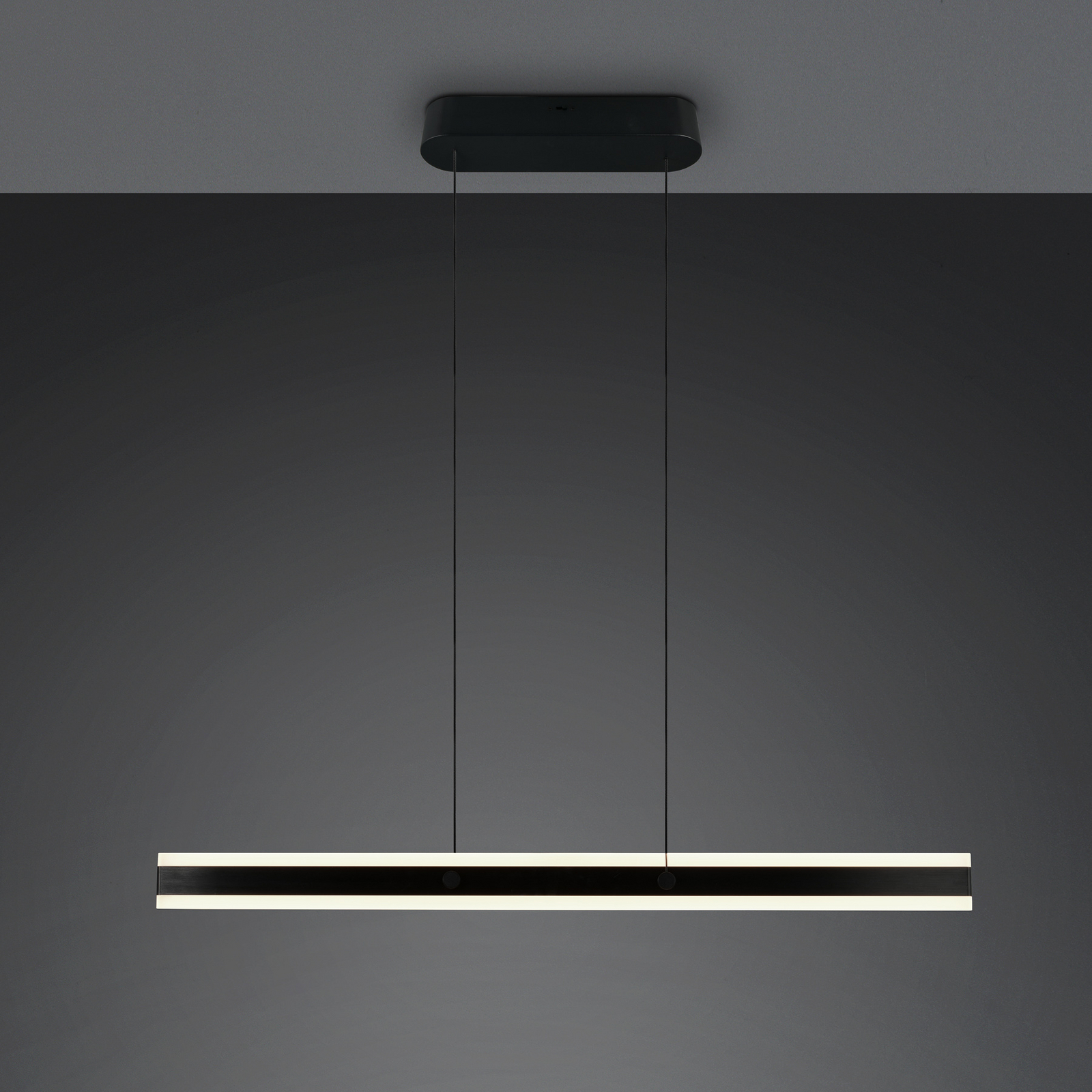 Candeeiro suspenso LED Arcola, preto, comprimento 115 cm, CCT, 2 lâmpadas. Candeeiro suspenso LED Arcola, preto, comprimento 115 cm, CCT, 2 lâmpadas.