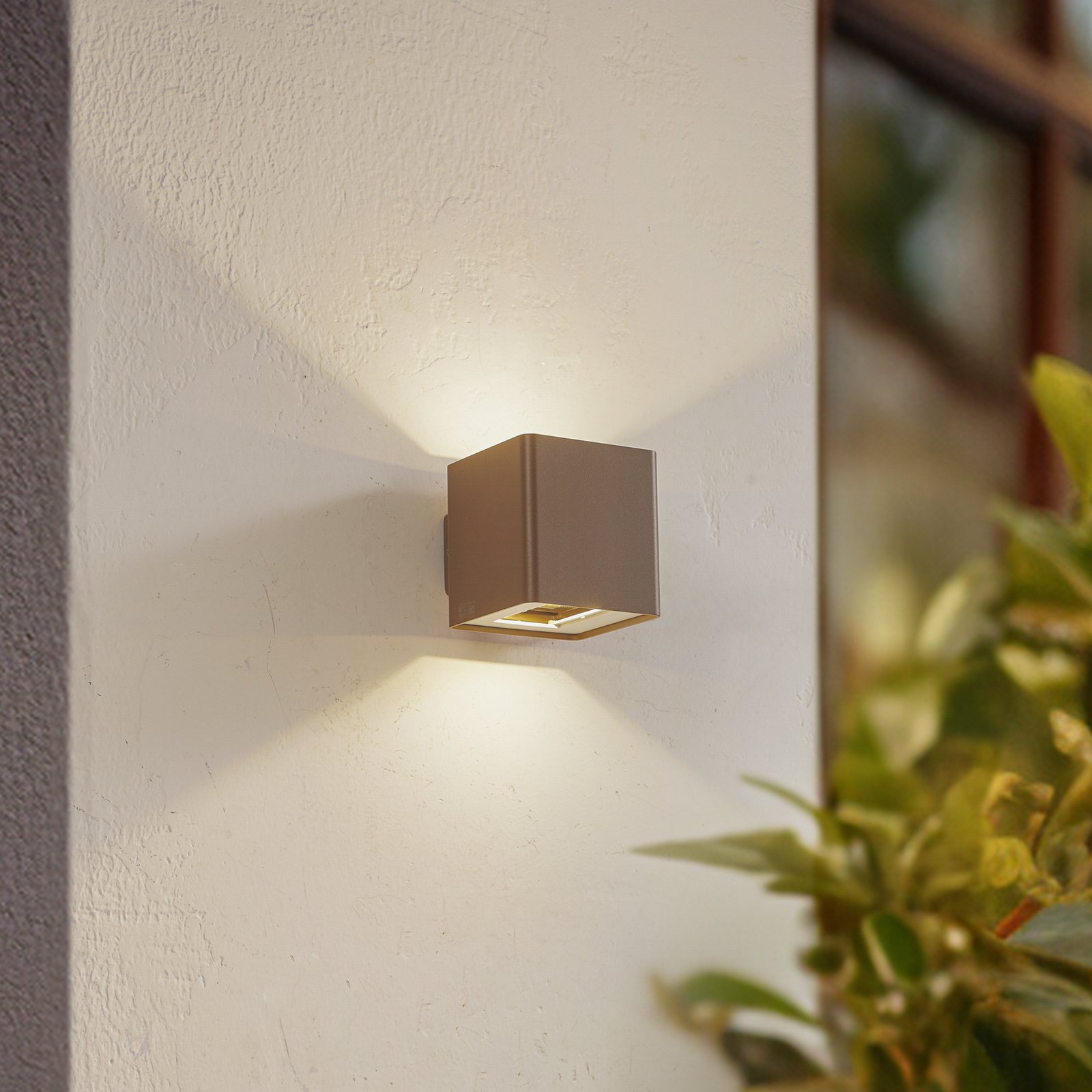 Aaron LED Utendørs Vegglampe Brun - Lucande