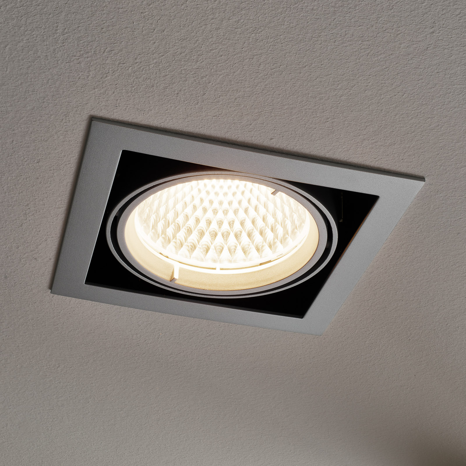 Arcchio Adin LED-Einbaulampe, 3.000K, 40,2W, grau