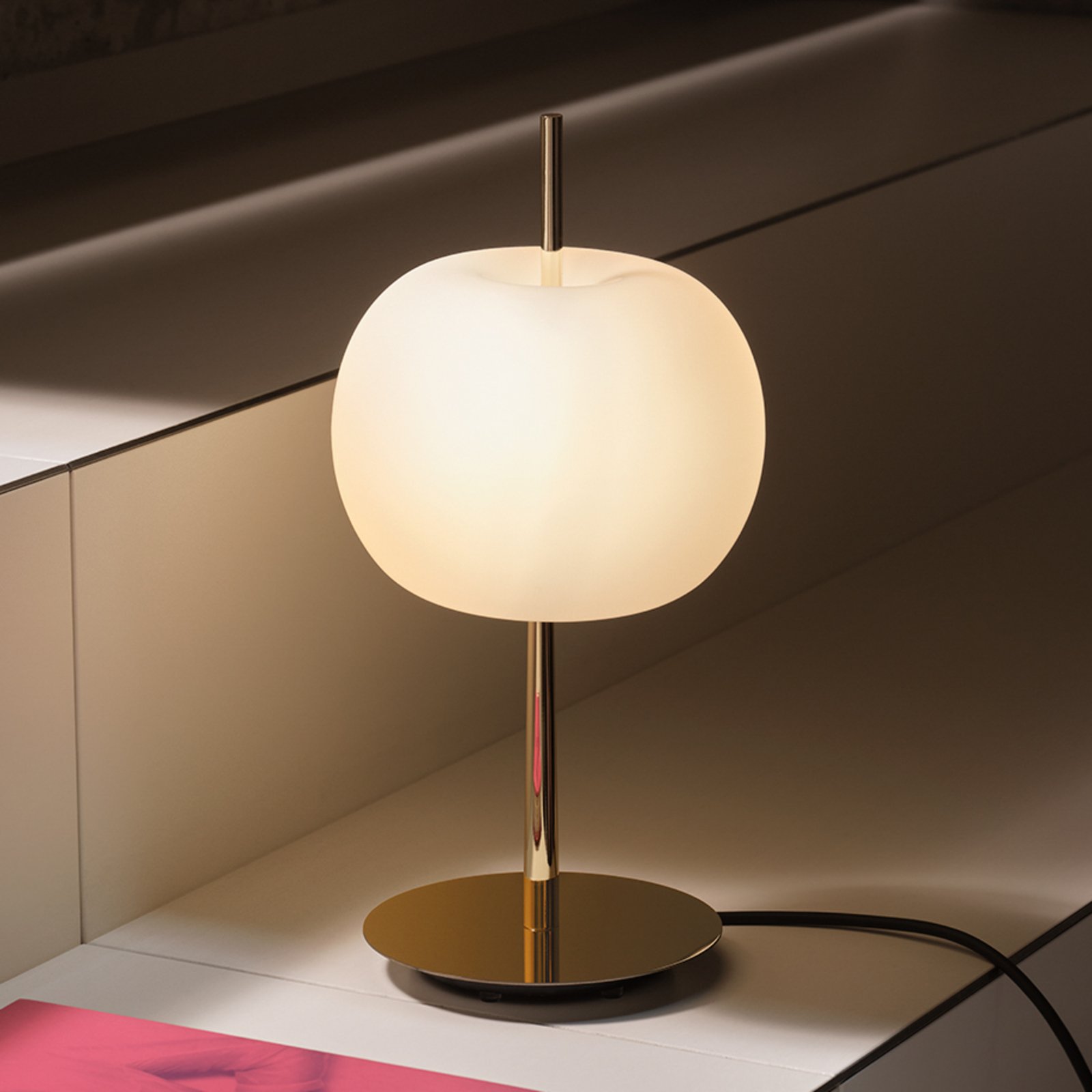 kdln LED-bordlampe KUSHI, messing, højde 32 cm, dæmper CCT