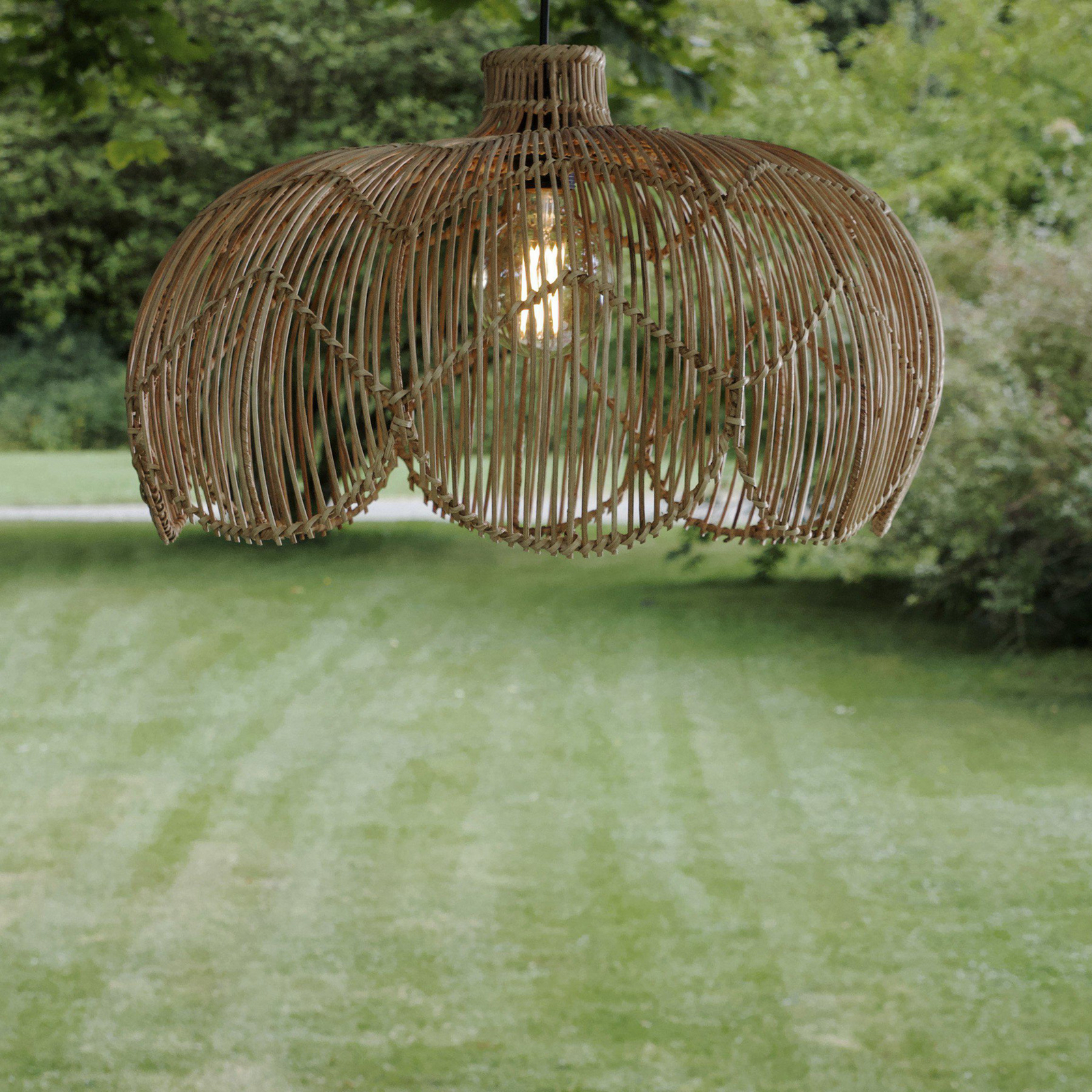 Suspension d'extérieur Belle, rotin naturel, Ø 53 cm, fiche IP44 Suspension d'extérieur Belle, rotin naturel, Ø 53 cm, fiche IP44