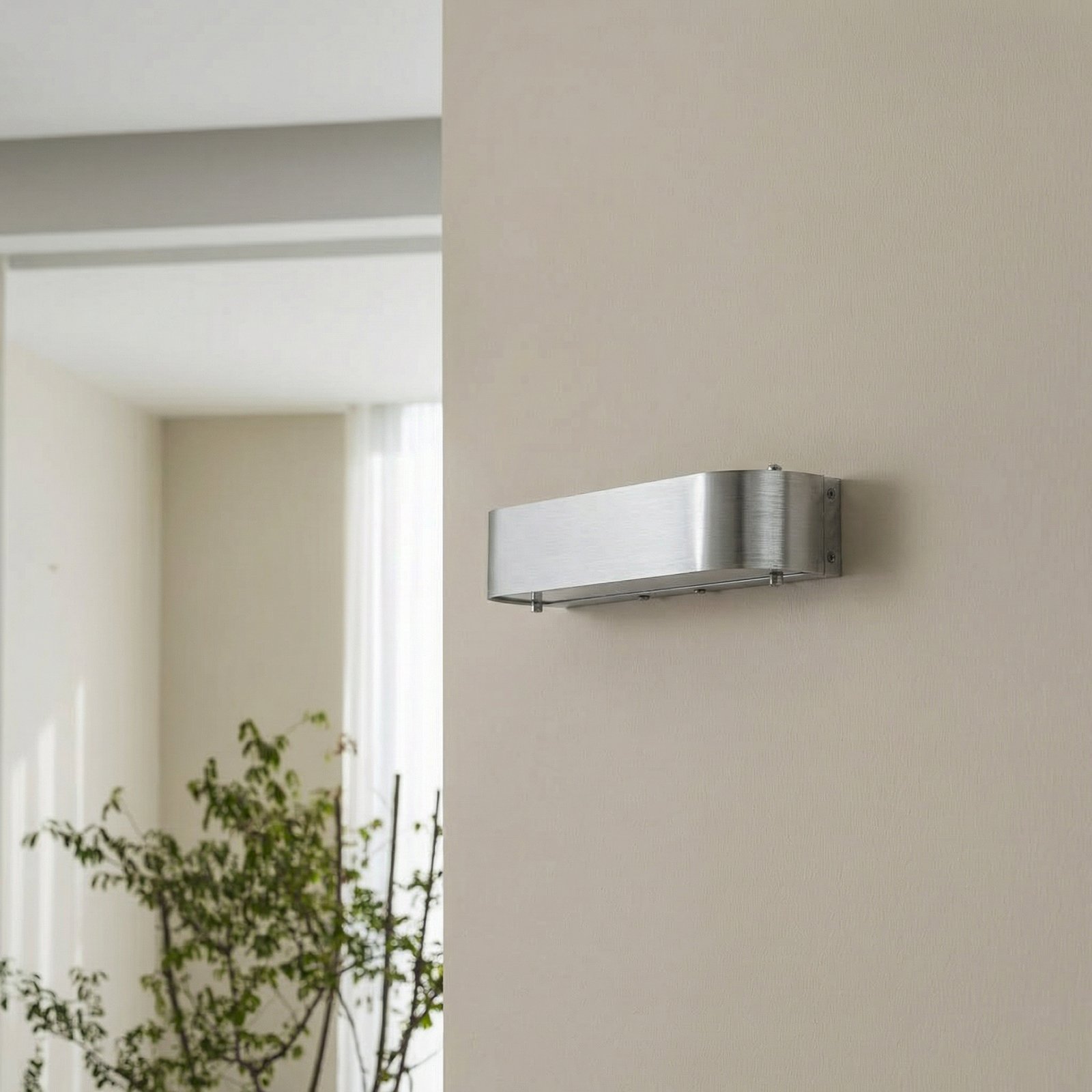 Nika vegglampe med fatning E14, aluminium