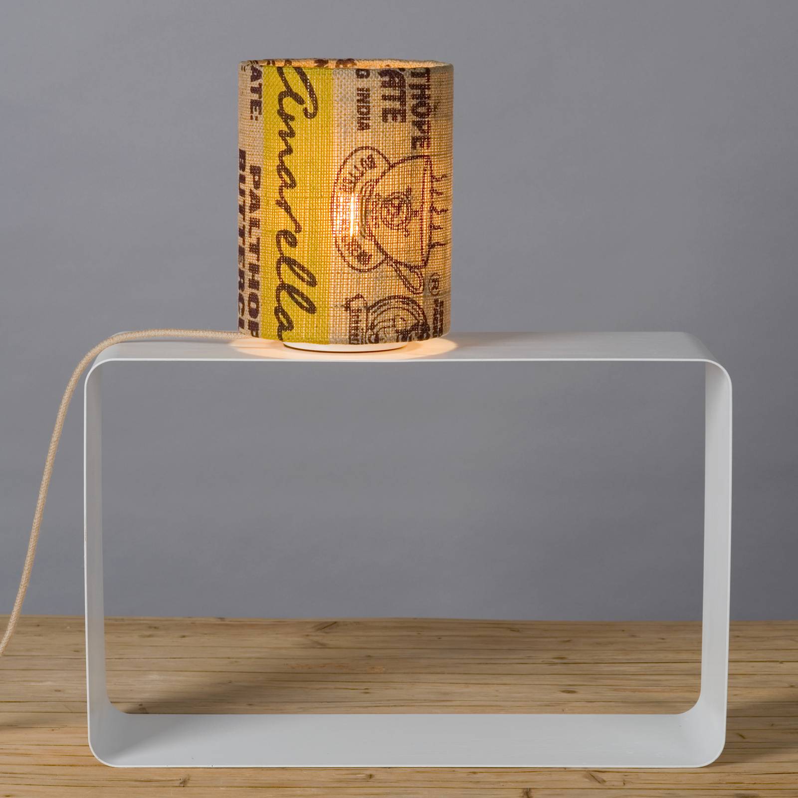 Lumbono lámpa n°16 perlbohne kávézacskóból készült ernyő