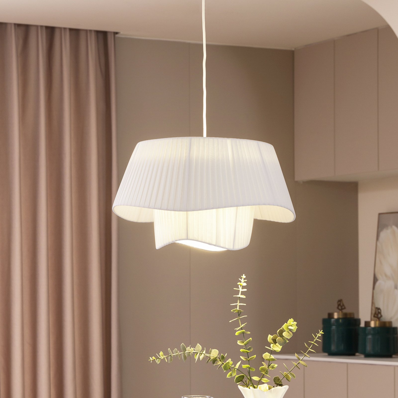 Lindby hanglamp Eryndor, wit, textiel, Ø 47 cm, E27