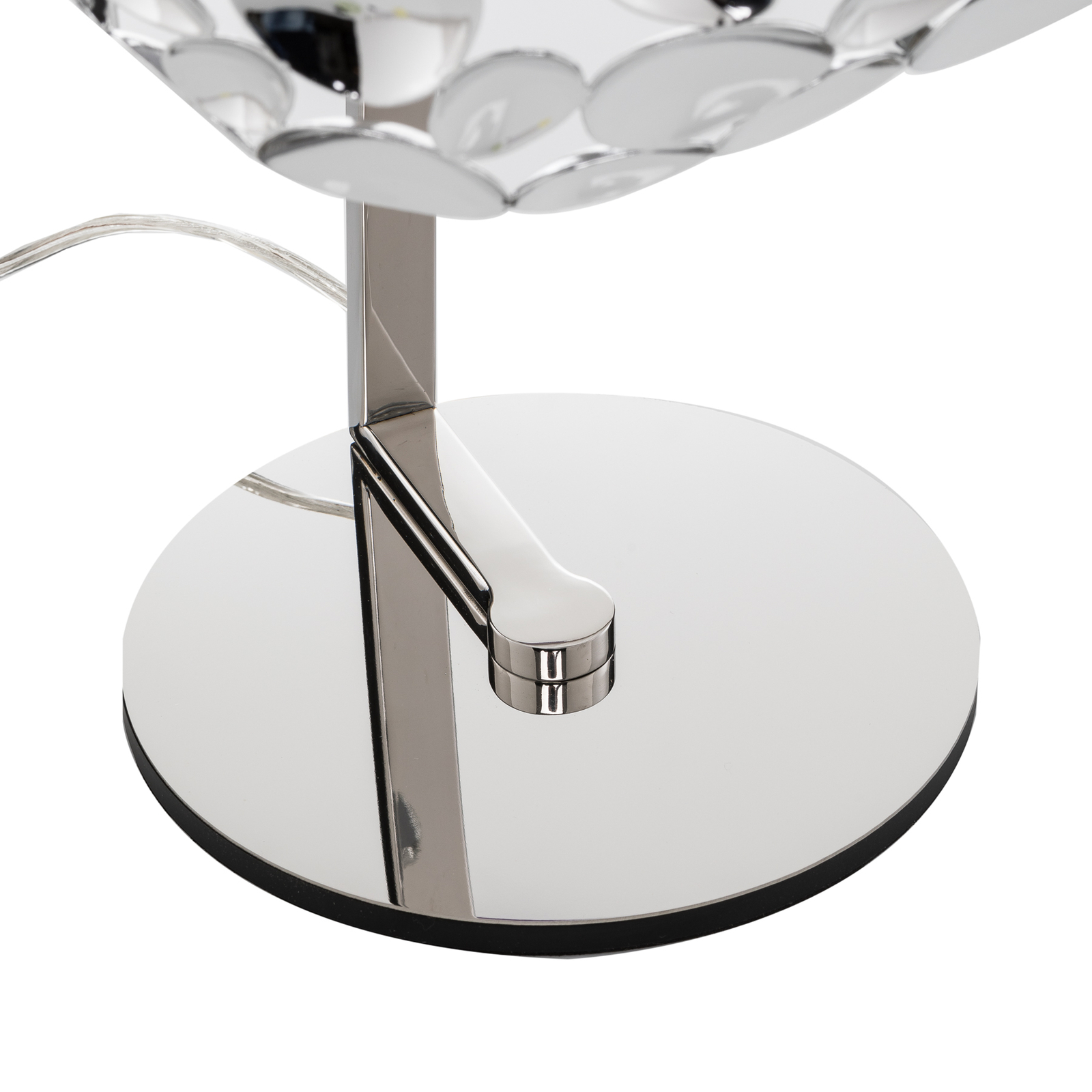 Interesante lámpara de mesa LED Narisa cromo