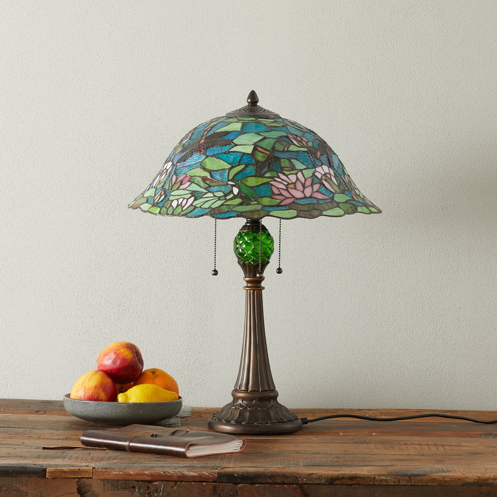Czarująca lampa stołowa Waterlily w stylu Tiffany