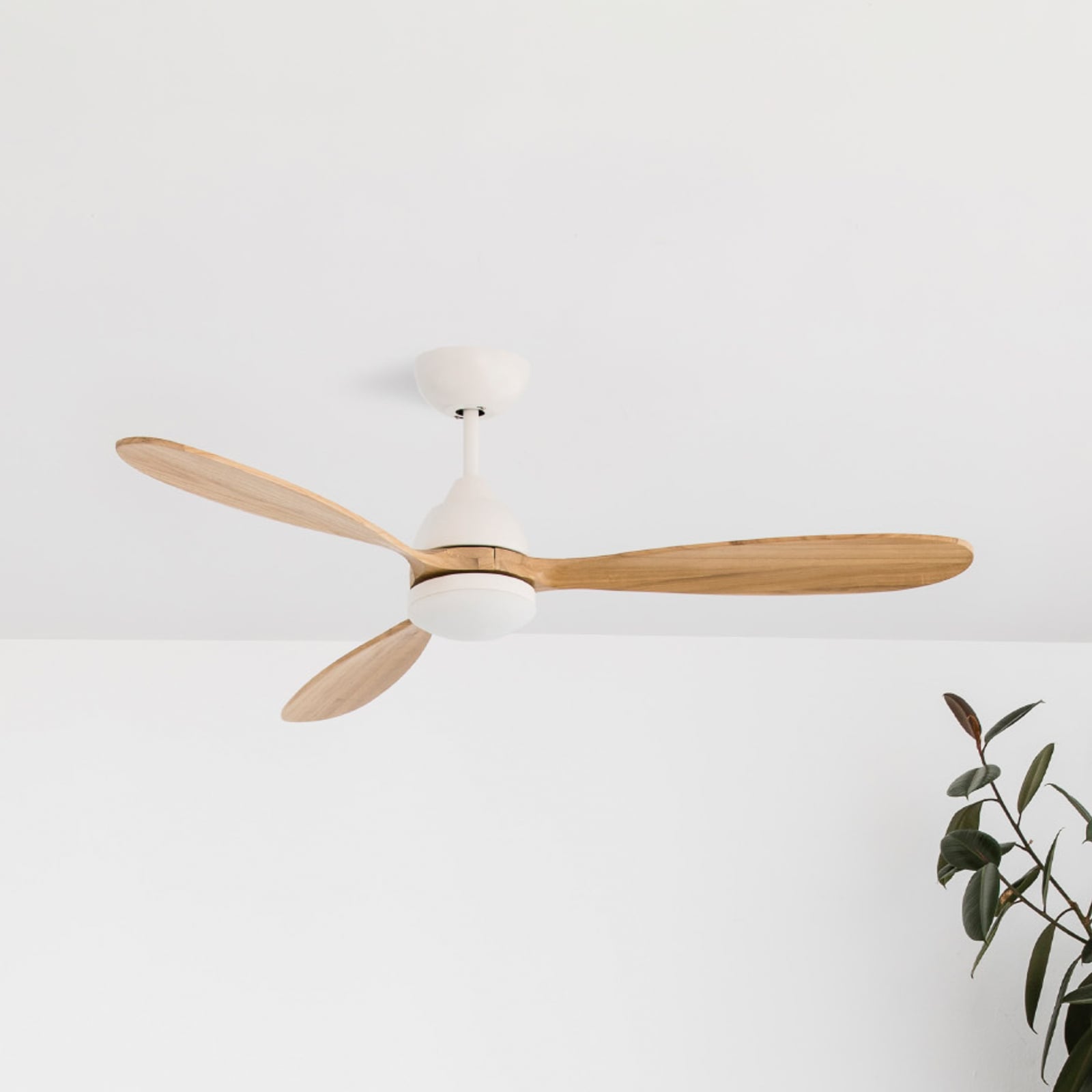 Ventilador de teto Poros, candeeiro LED, Ø 132 cm, branco/madeira clara Ventilador de teto Poros, candeeiro LED, Ø 132 cm, branco/madeira clara
