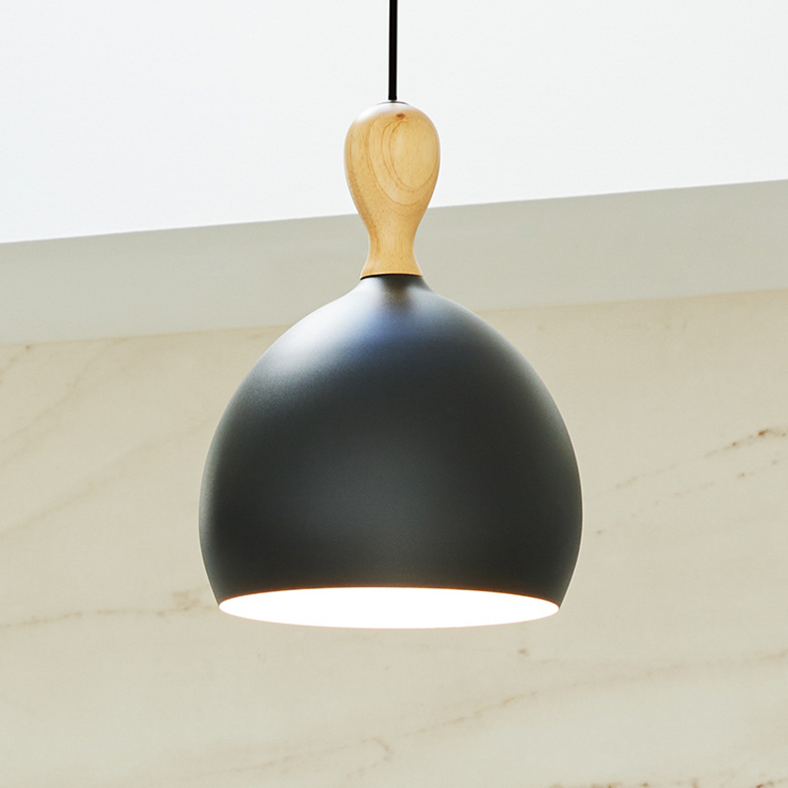Závesné svietidlo Dueodde, čierna, Ø 24 cm, kov, E27 – Halo Design