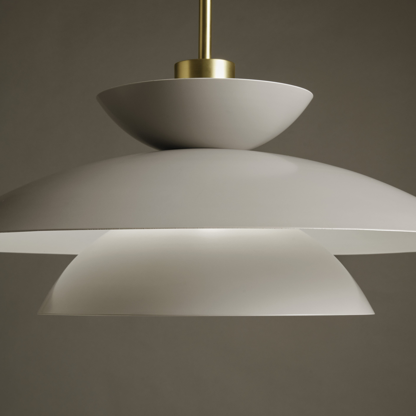 Kloé pendant light, dove grey, Ø 60 cm, metal