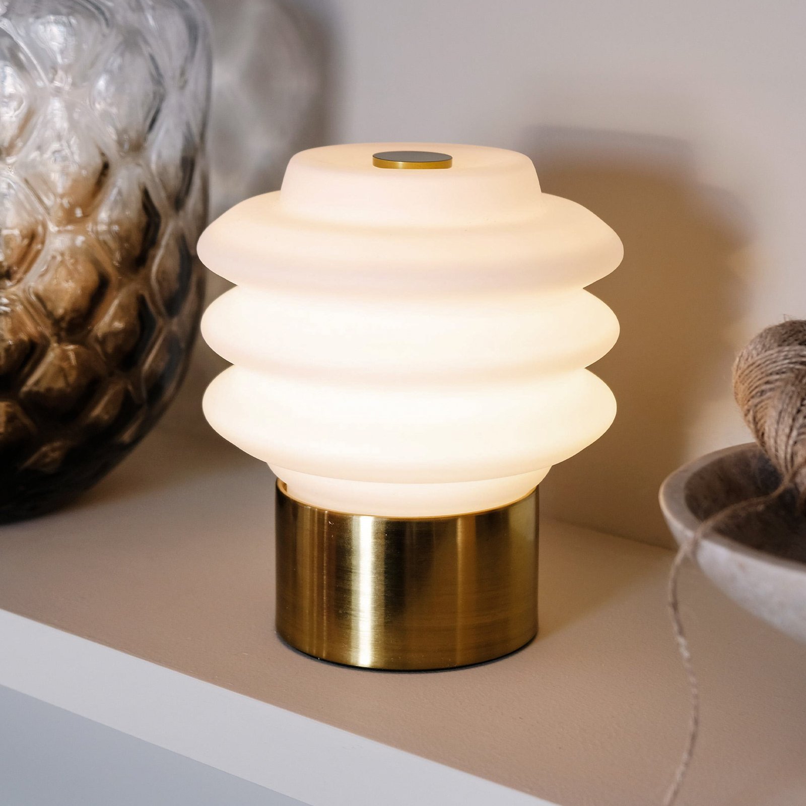 Dyberg Larsen LED table lamp Diva, white/brass coloured