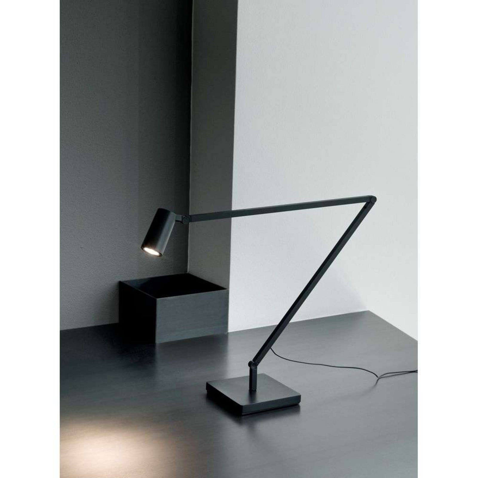 Untitled Spot Bordlampe 2700K Black Nemo Lighting - Kontor / arbejdsværelse - Aluminium