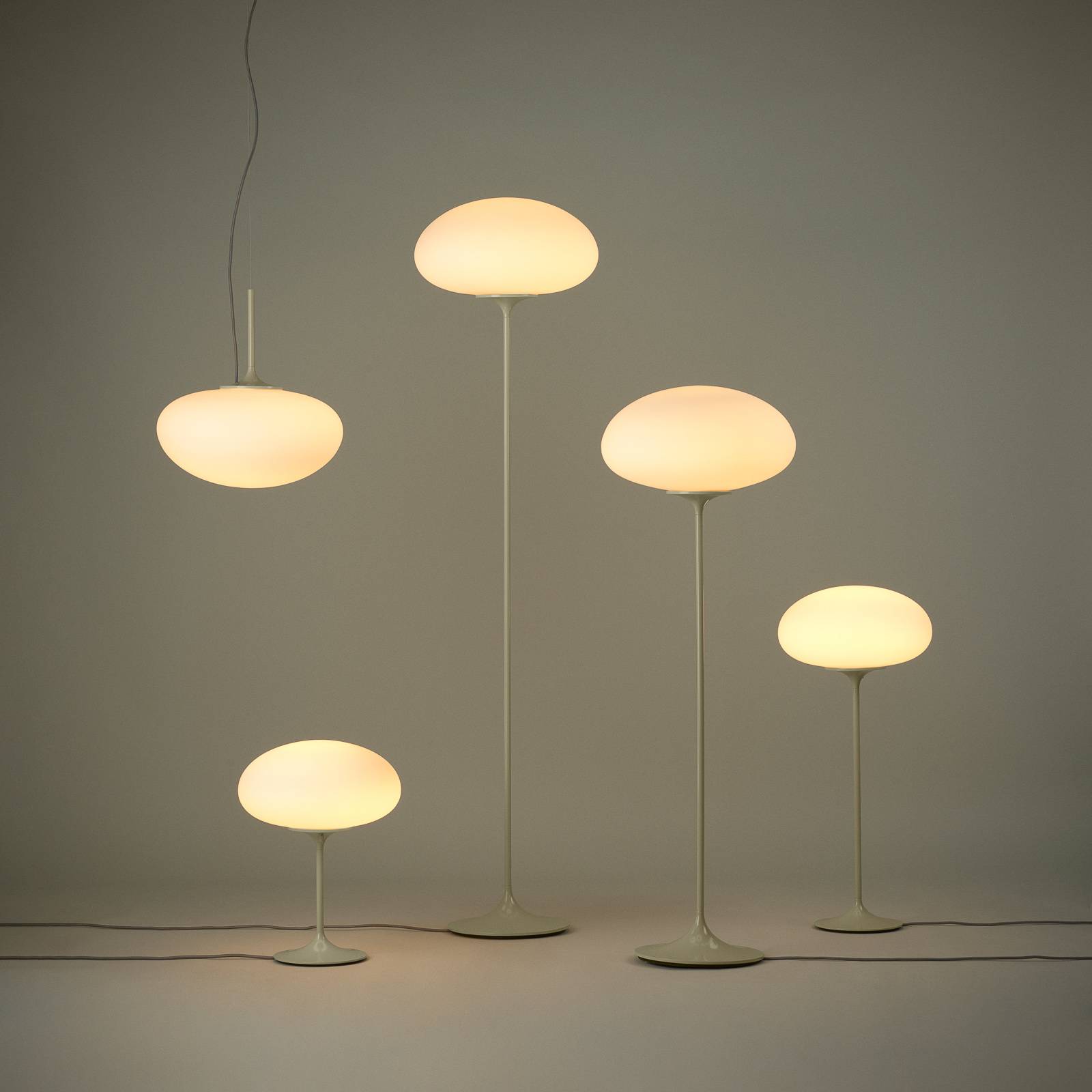 GUBI Stemlite lampa stołowa, szara, 70 cm