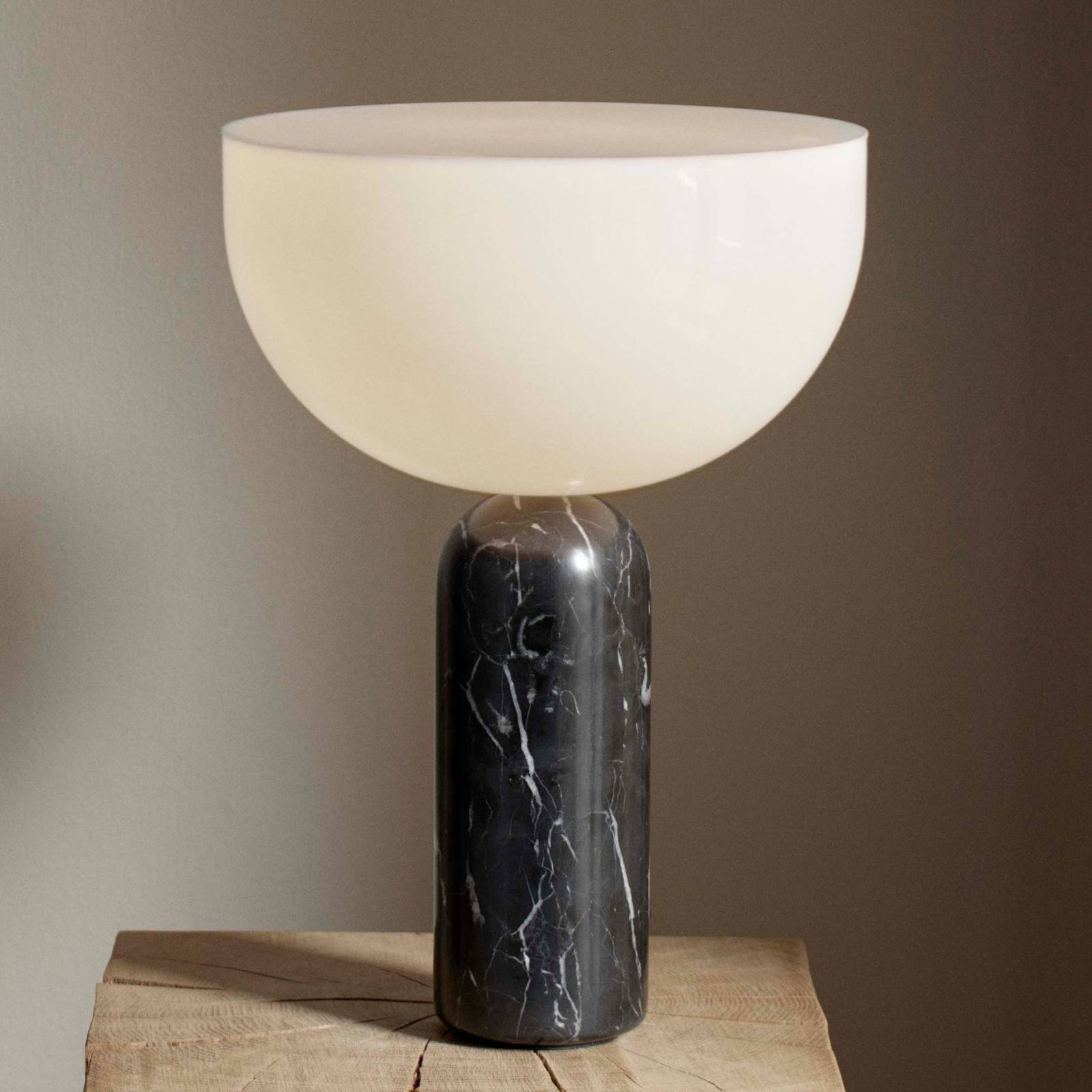 Image of New Works Kizu Small lampada da tavolo, nero