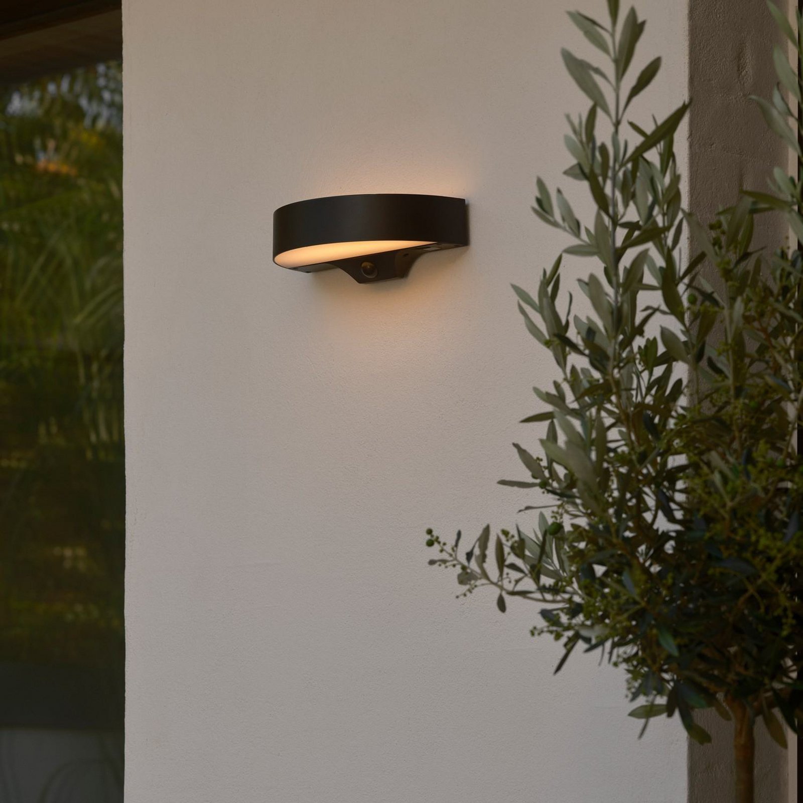 LED-Solar-Außenwandleuchte Monay Round, schwarz, IP44