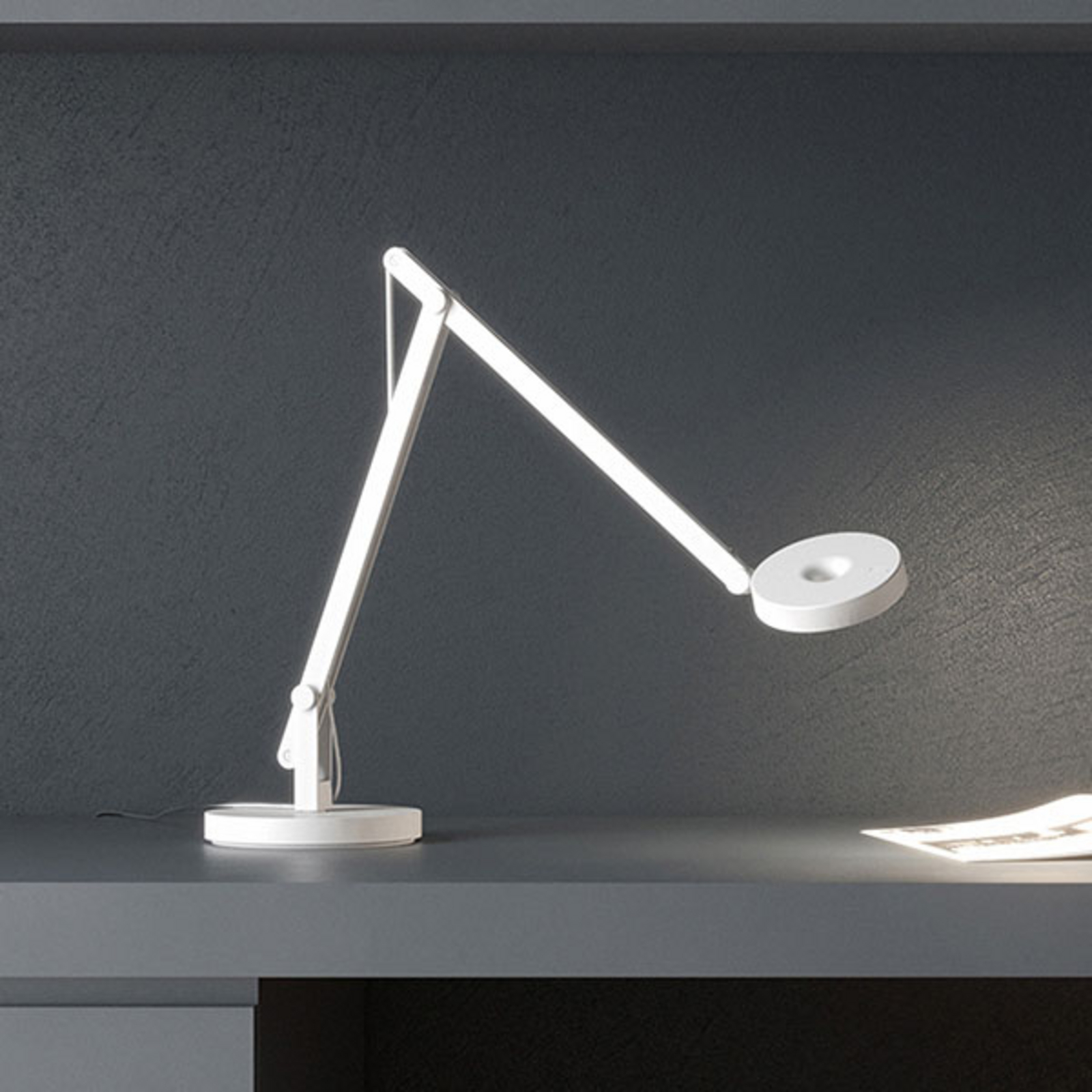Rotaliana String Mini DTW table lamp Dimmable to Warm