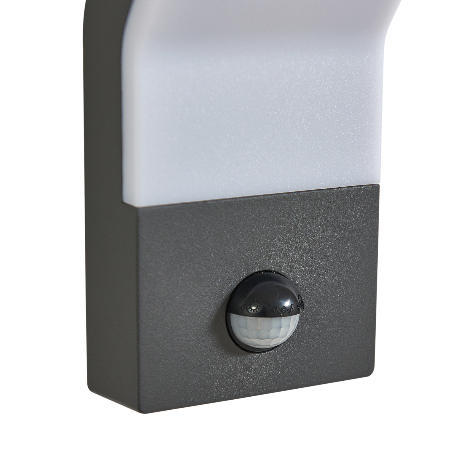 Korvik LED Buiten Wandlamp w/Sensor Wit/Dark Grijs - Lindby