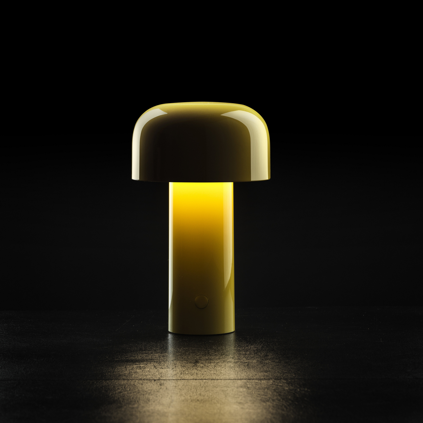 Flos LED-Akku-Tischlampe Bellhop, gelb, 21 cm, dim., IP54 Flos LED-Akku-Tischlampe Bellhop, gelb, 21 cm, dim., IP54