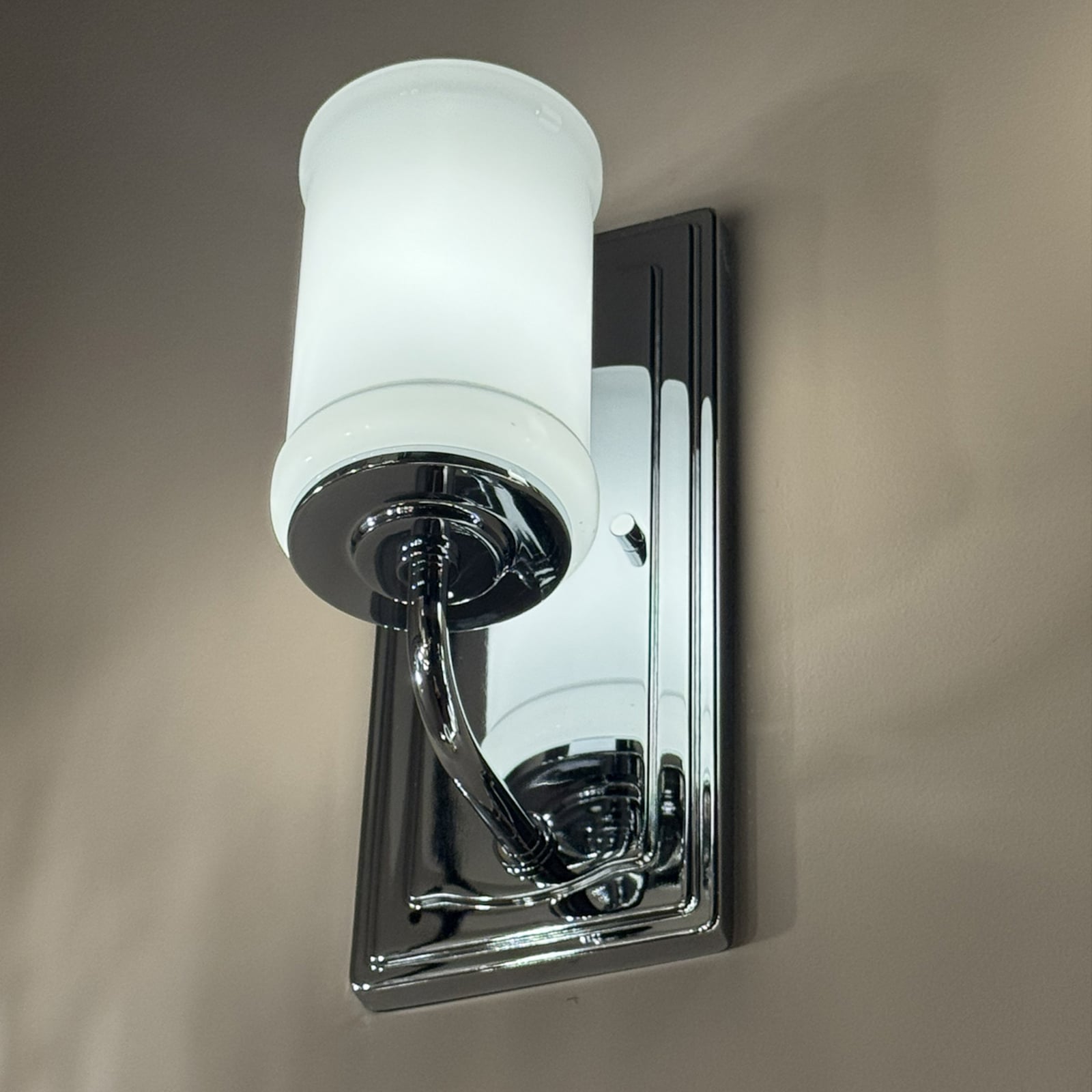 Wandlamp Vetivene, chroom, hoogte 31 cm, metaal, IP44, G9-LED Wandlamp Vetivene, chroom, hoogte 31 cm, metaal, IP44, G9-LED