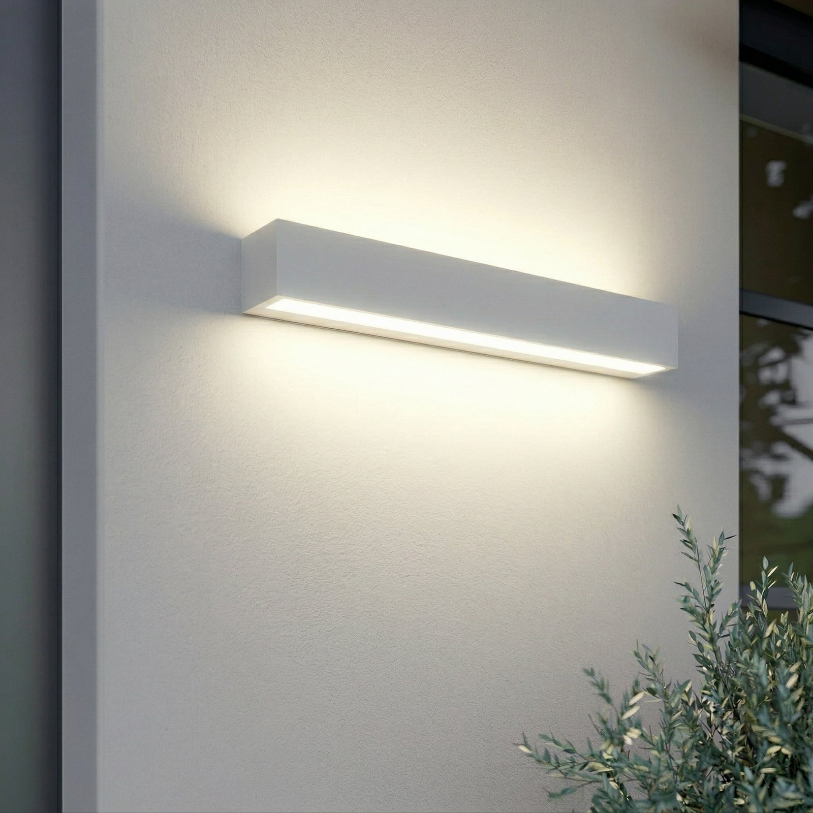 Lampa de perete pentru exterior Lengo cu LED, 50 cm, albă, lumină orientată în
