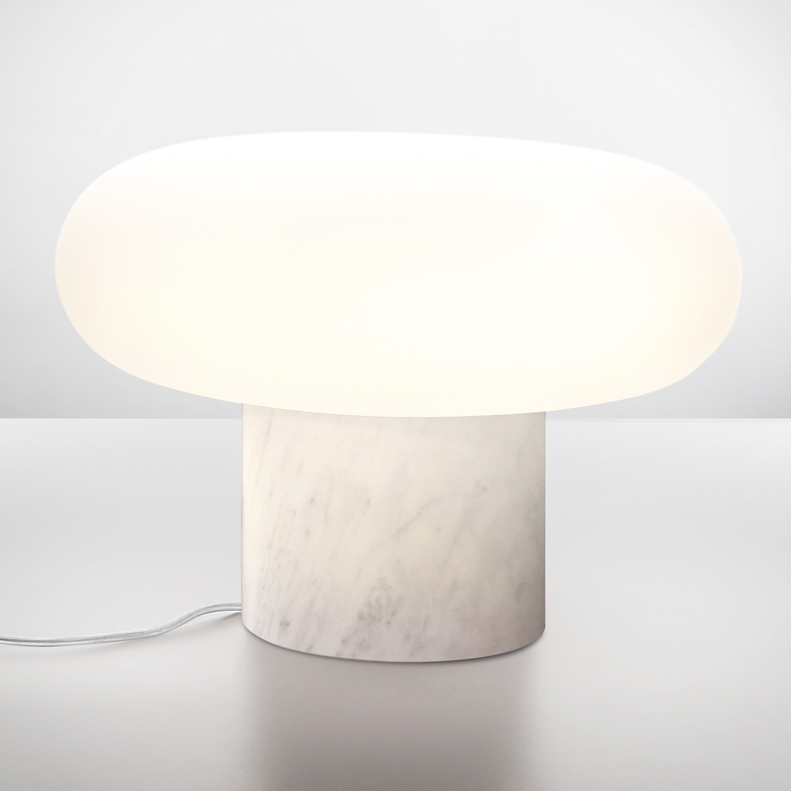 Artemide Itka LED-bordlampe, marmorfod