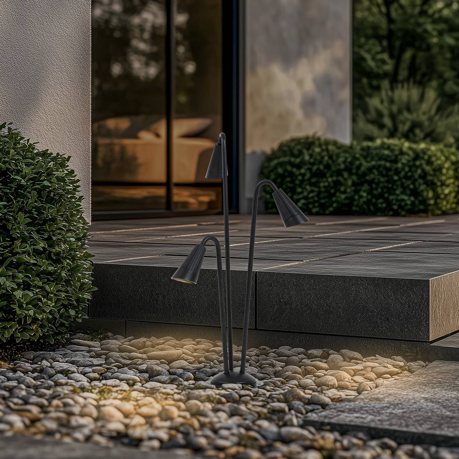 Lindby Wegeleuchte Sorvete, schwarz, Metall, 3-flg., 83cm günstig online kaufen
