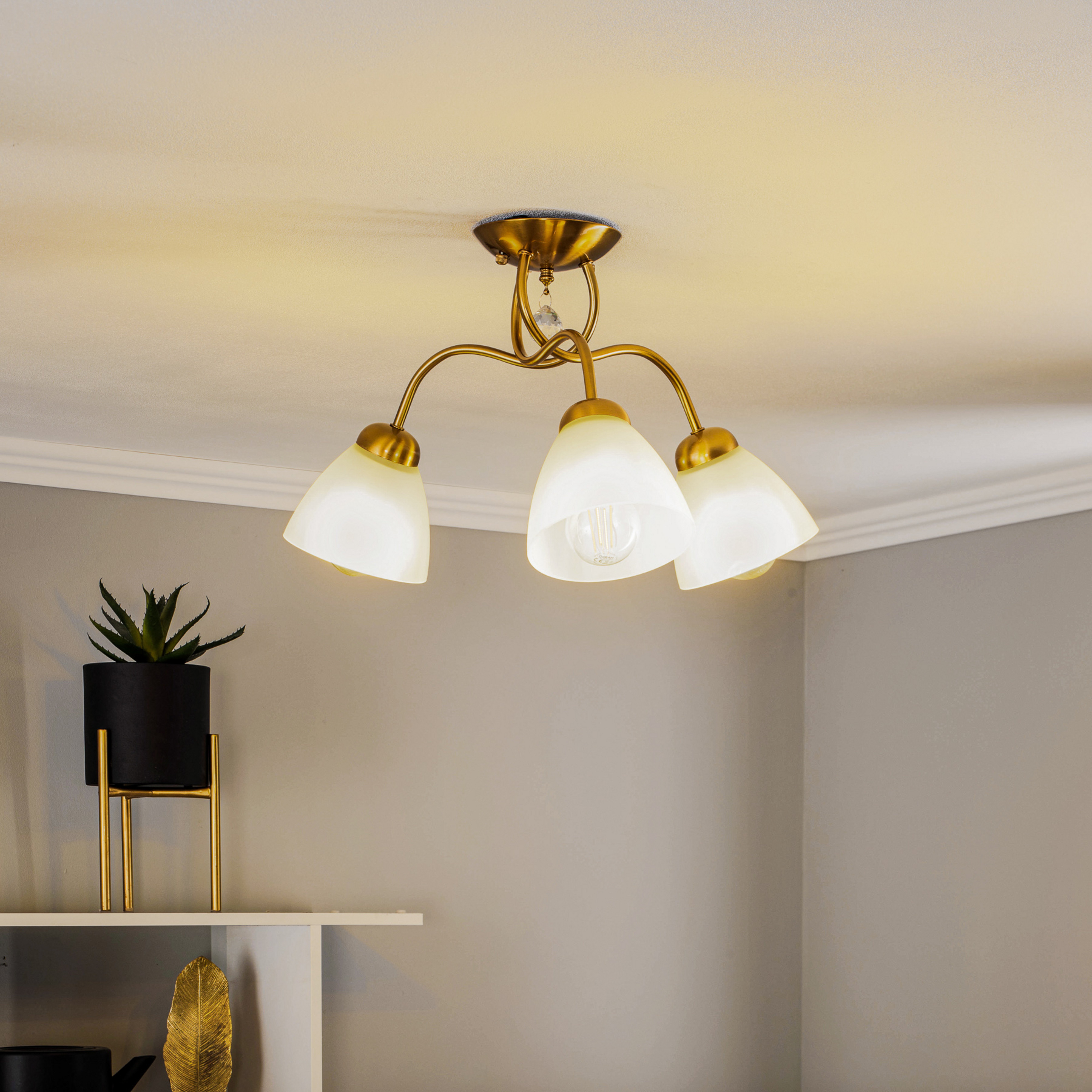 Loftlampe Miranda, 3 lyskilder, messing