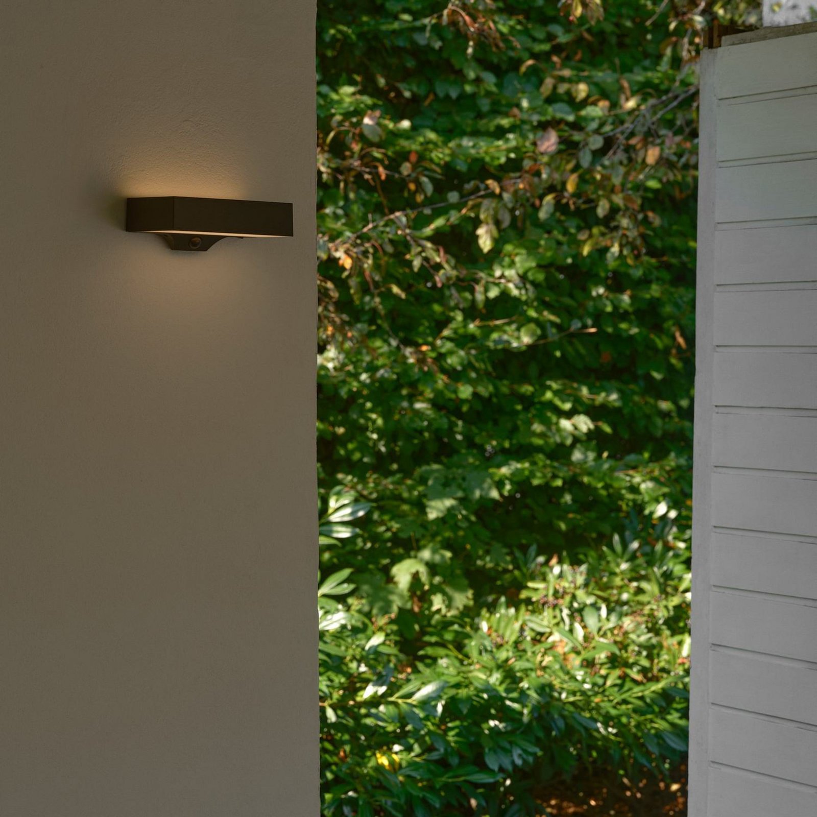 LED-Solar-Außenwandleuchte Monay Square, schwarz, IP44
