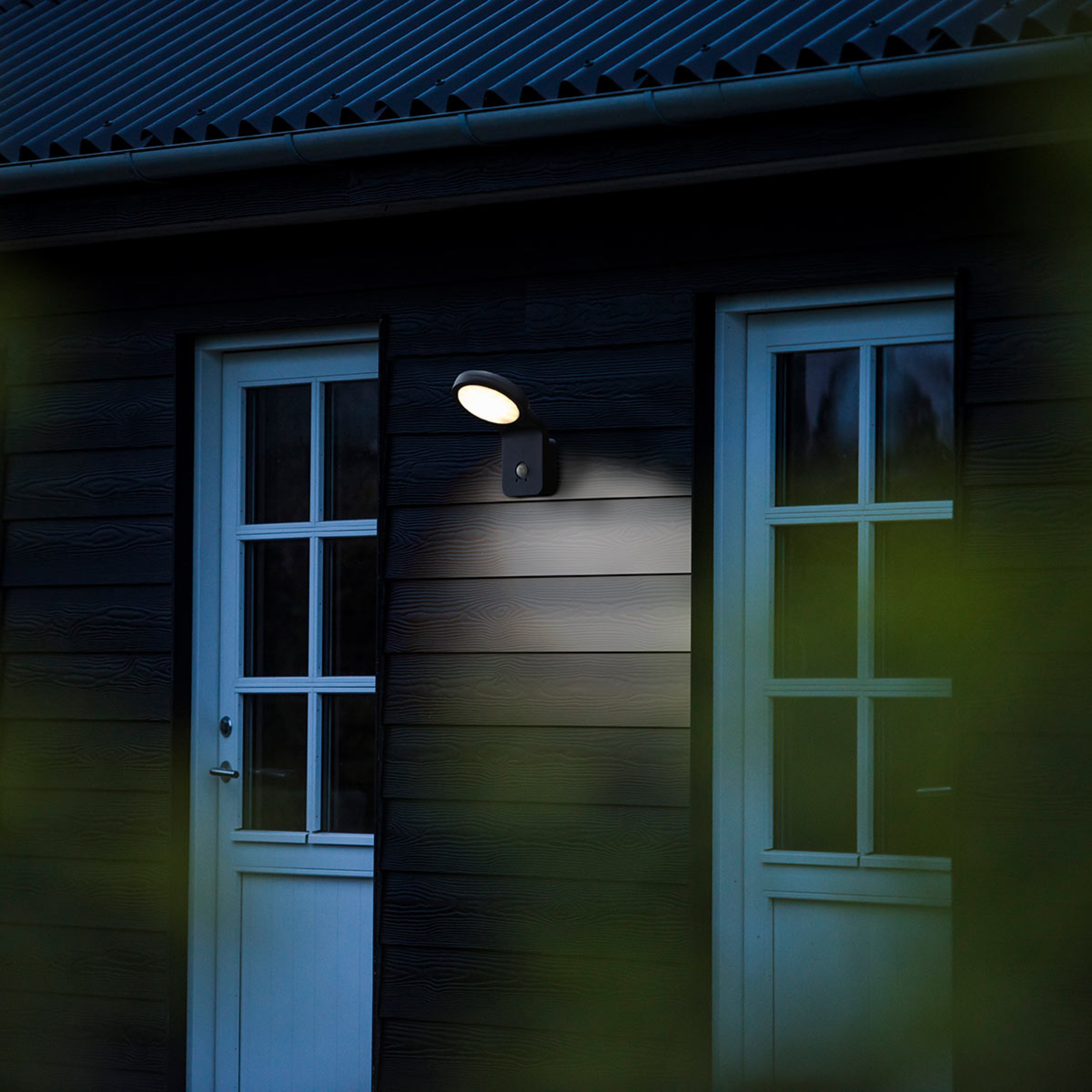 LED-Außenwandleuchte Marina mit IR-Sensor