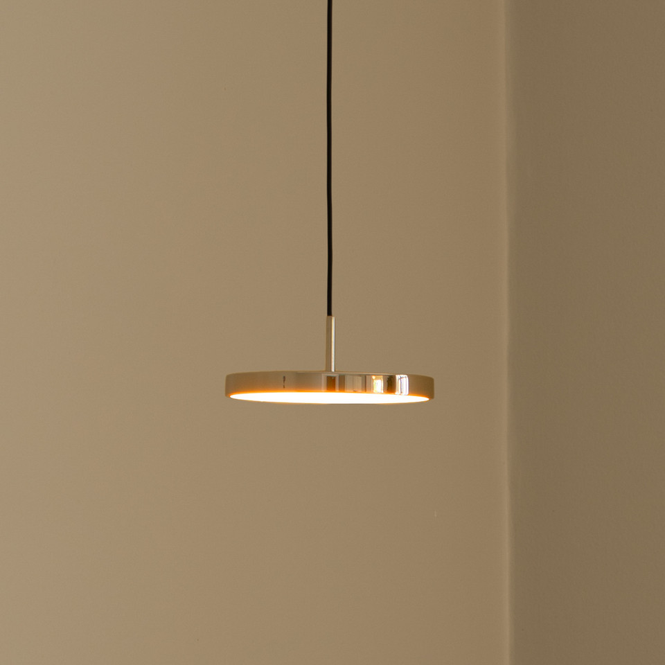 Umage Asteria Micro LED-hänglampa, guld / mässing från Umage
