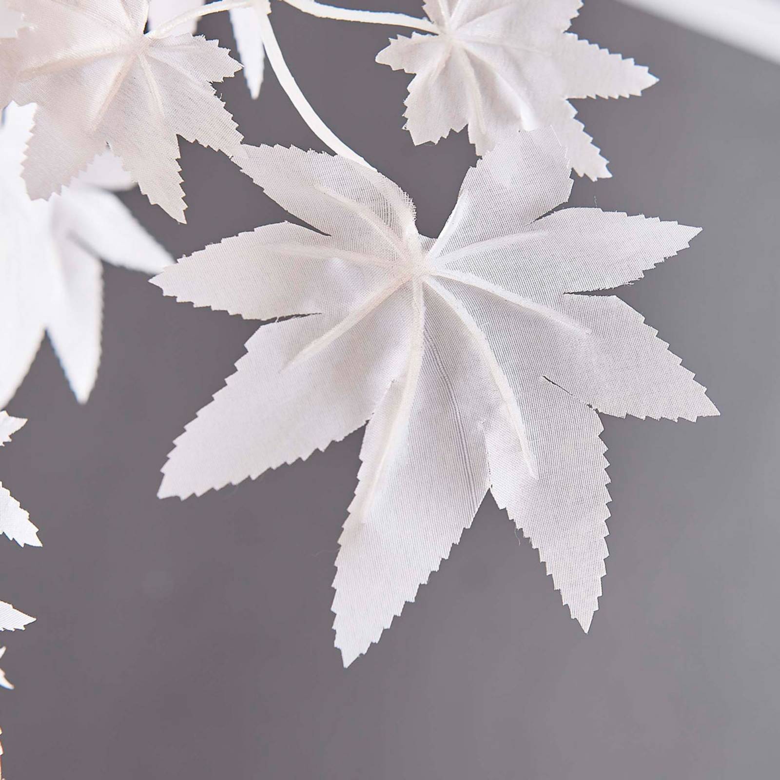 Duża lampa wisząca Maple z dekoracją w liście