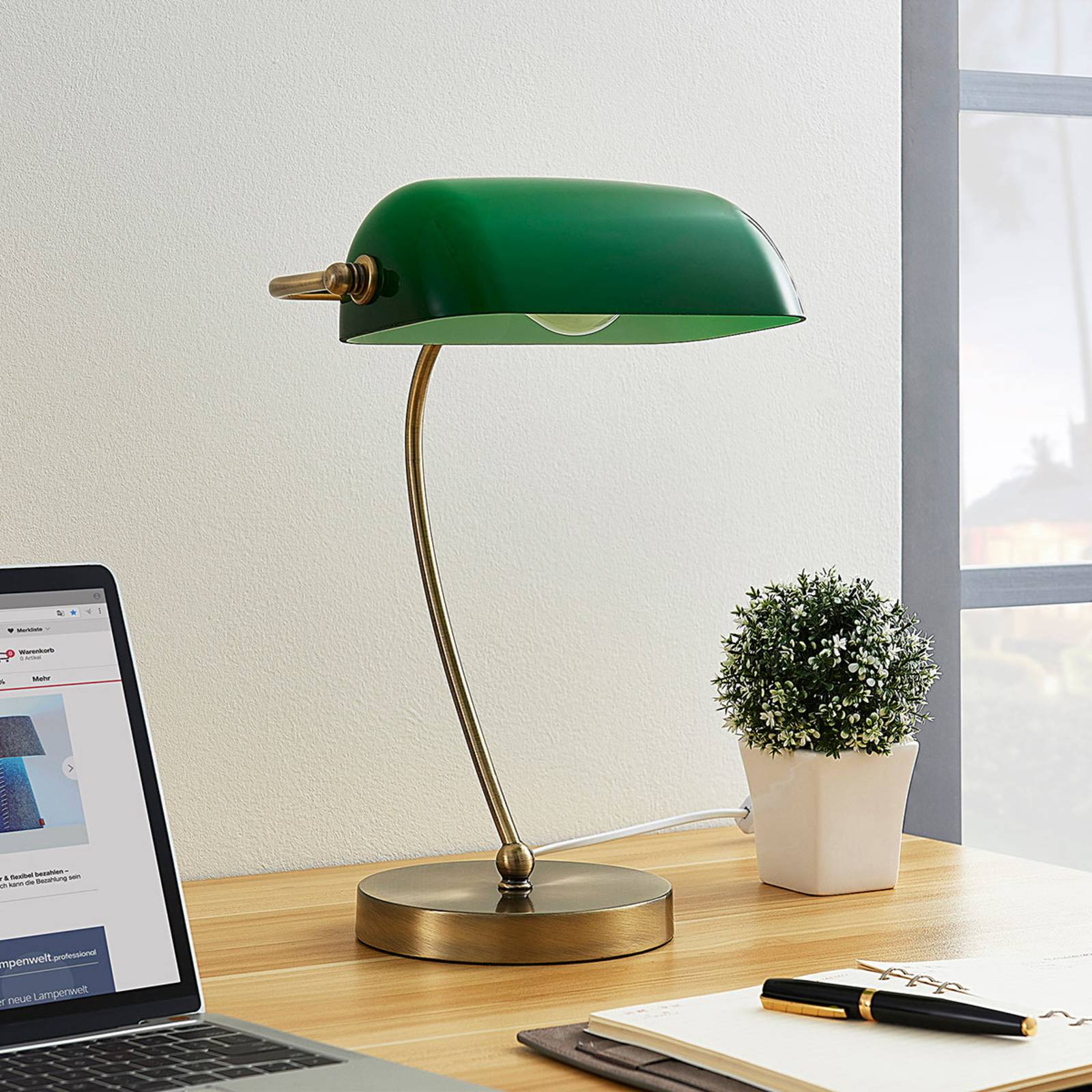 Фото - Настільна лампа Lindby Selea – lampa bankierska z zielonym kloszem 