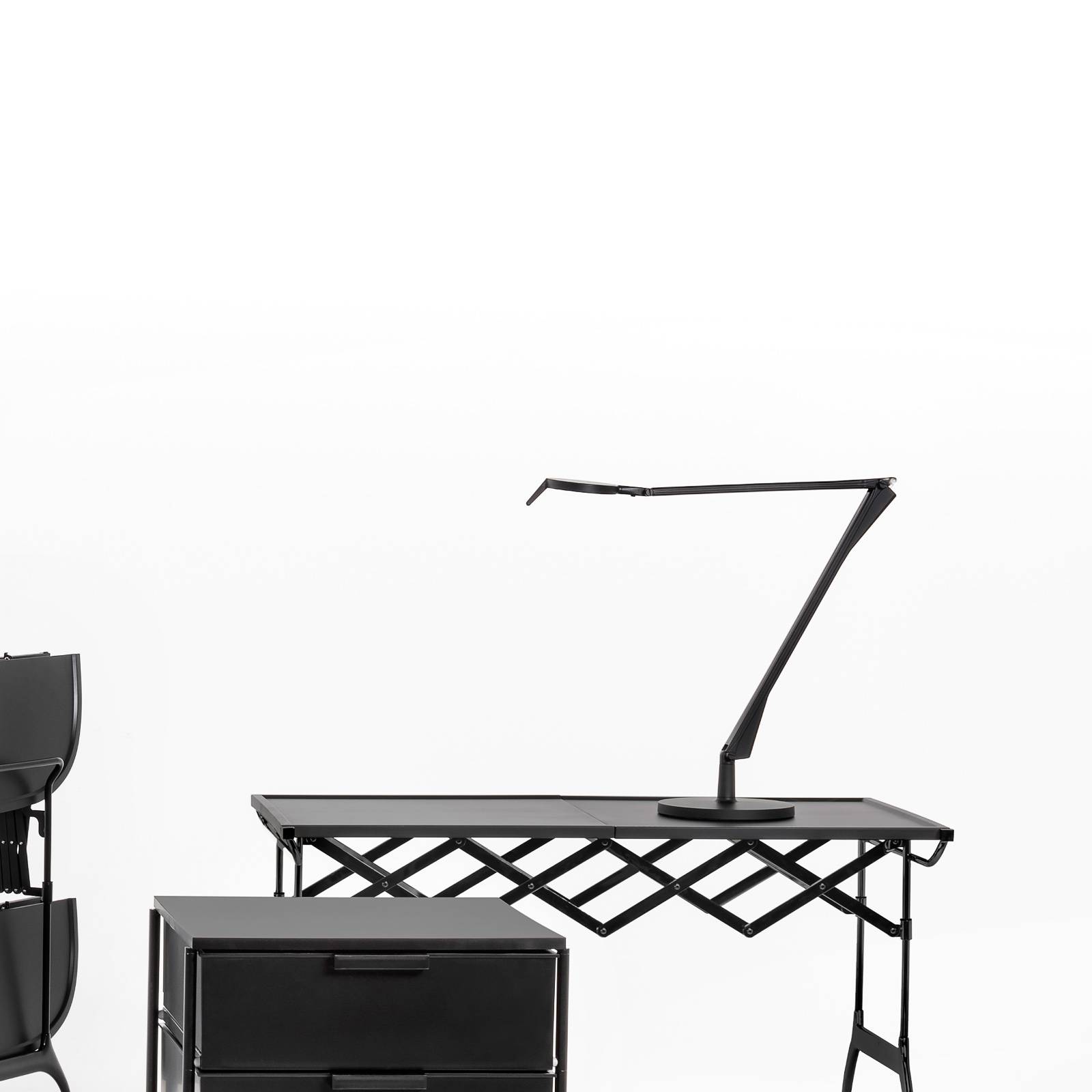 Kartell Aledin Tec - lampa stołowa LED, czarna