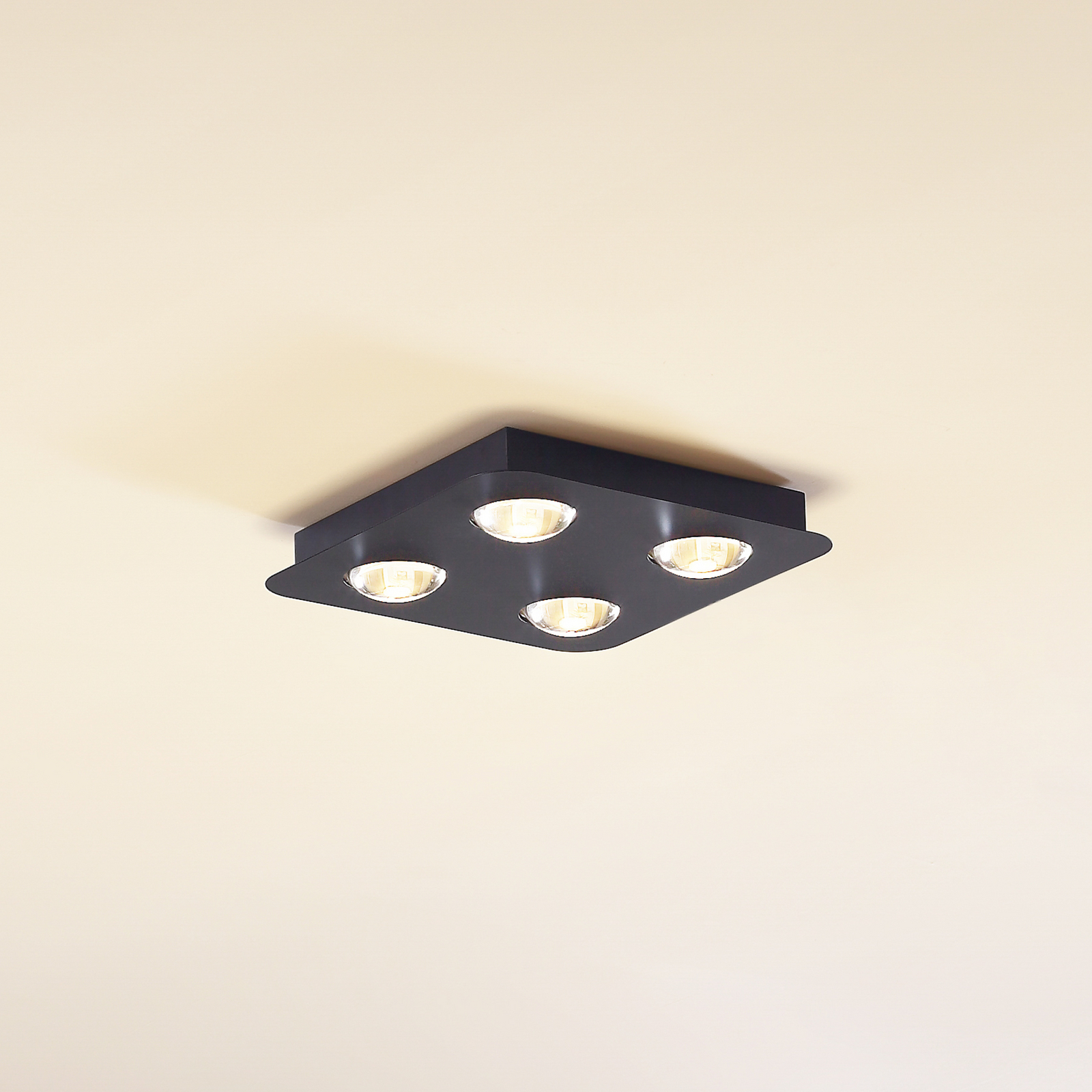 Lampa sufitowa Lindby Jyla, czarna matowa, 25 x 25 cm, 4-punktowa.