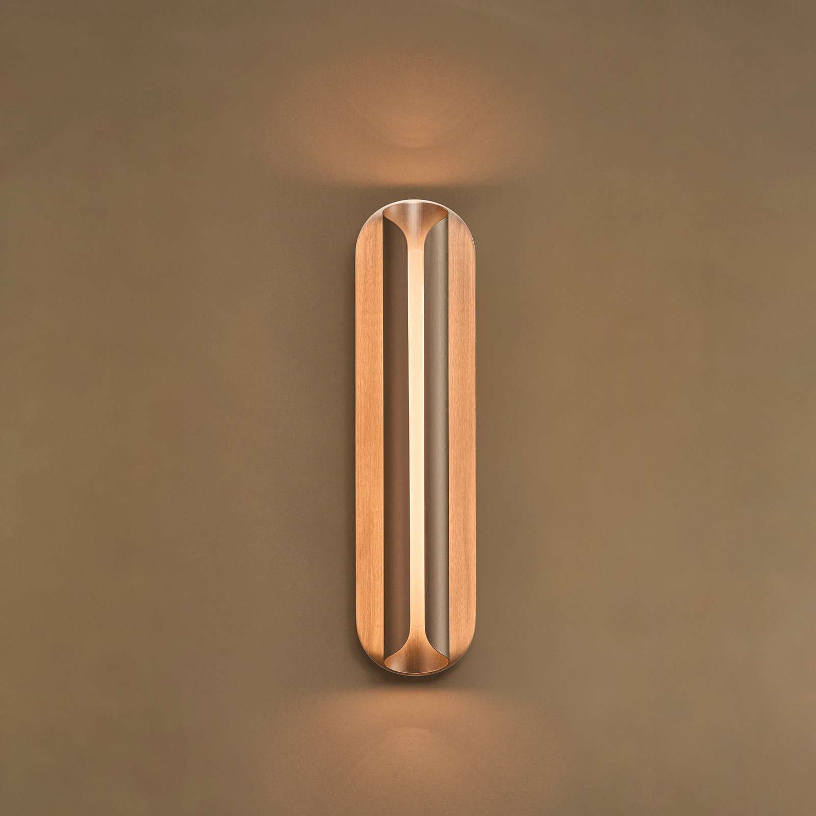 Applique a LED Rosalie, altezza 60 cm, color nichel - DCW Applique a LED Rosalie, altezza 60 cm, color nichel - DCW