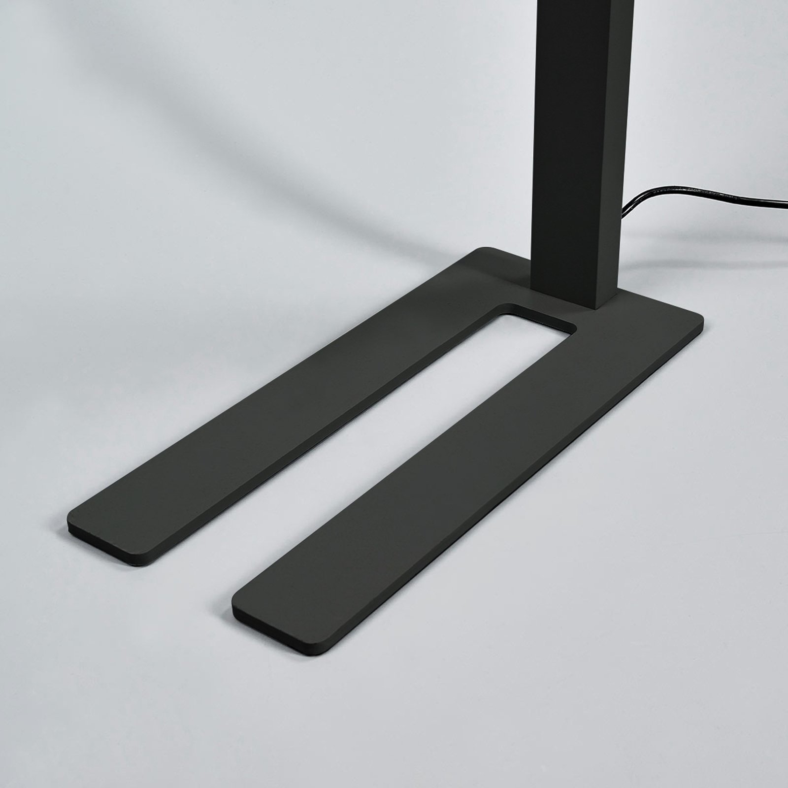 Arcchio LED-Büro-Stehlampe Jolinda, schwarz, 4000K, Sensor