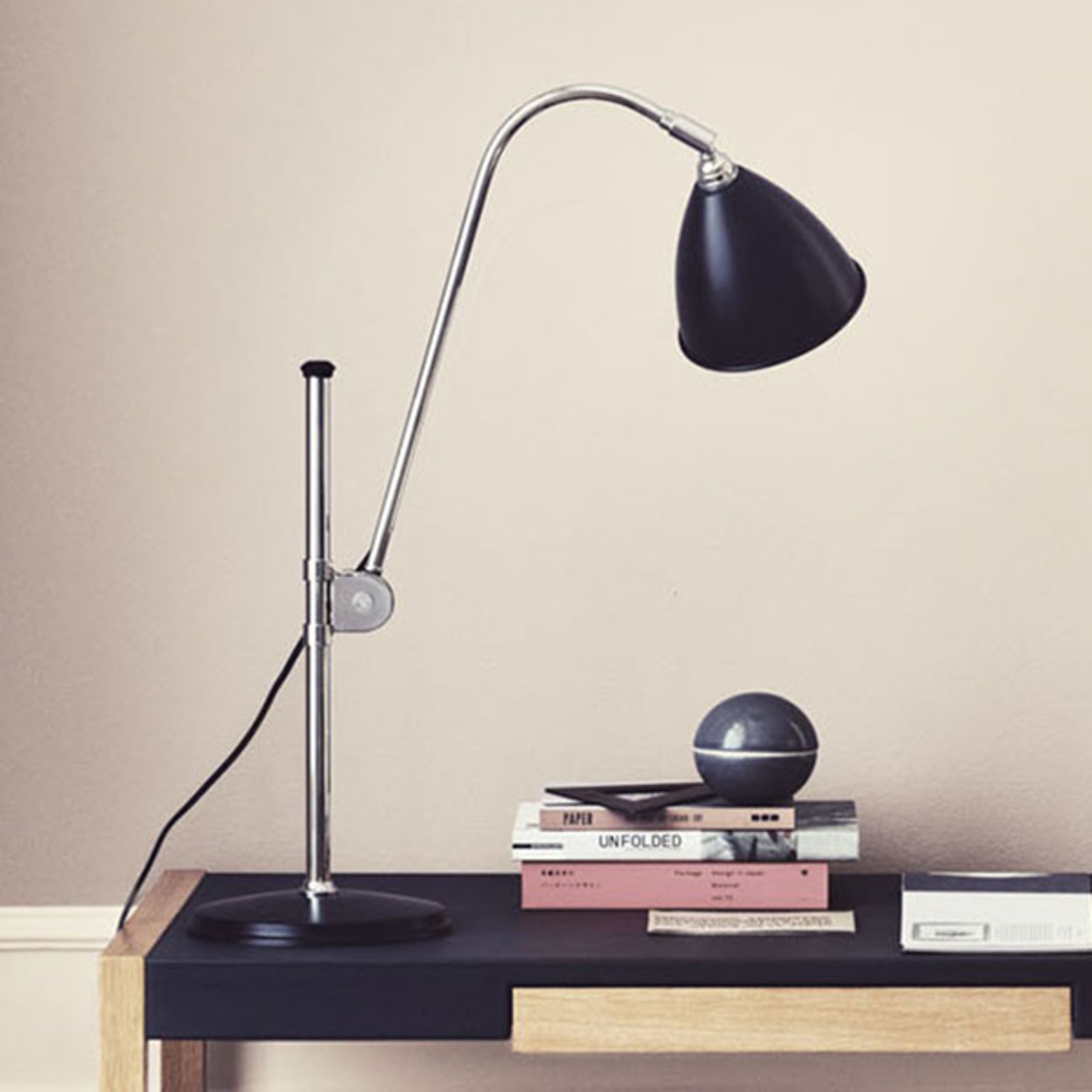 Bestlite BL1 Tischleuchte Ø16 Chrom/Schwarz - GUBI