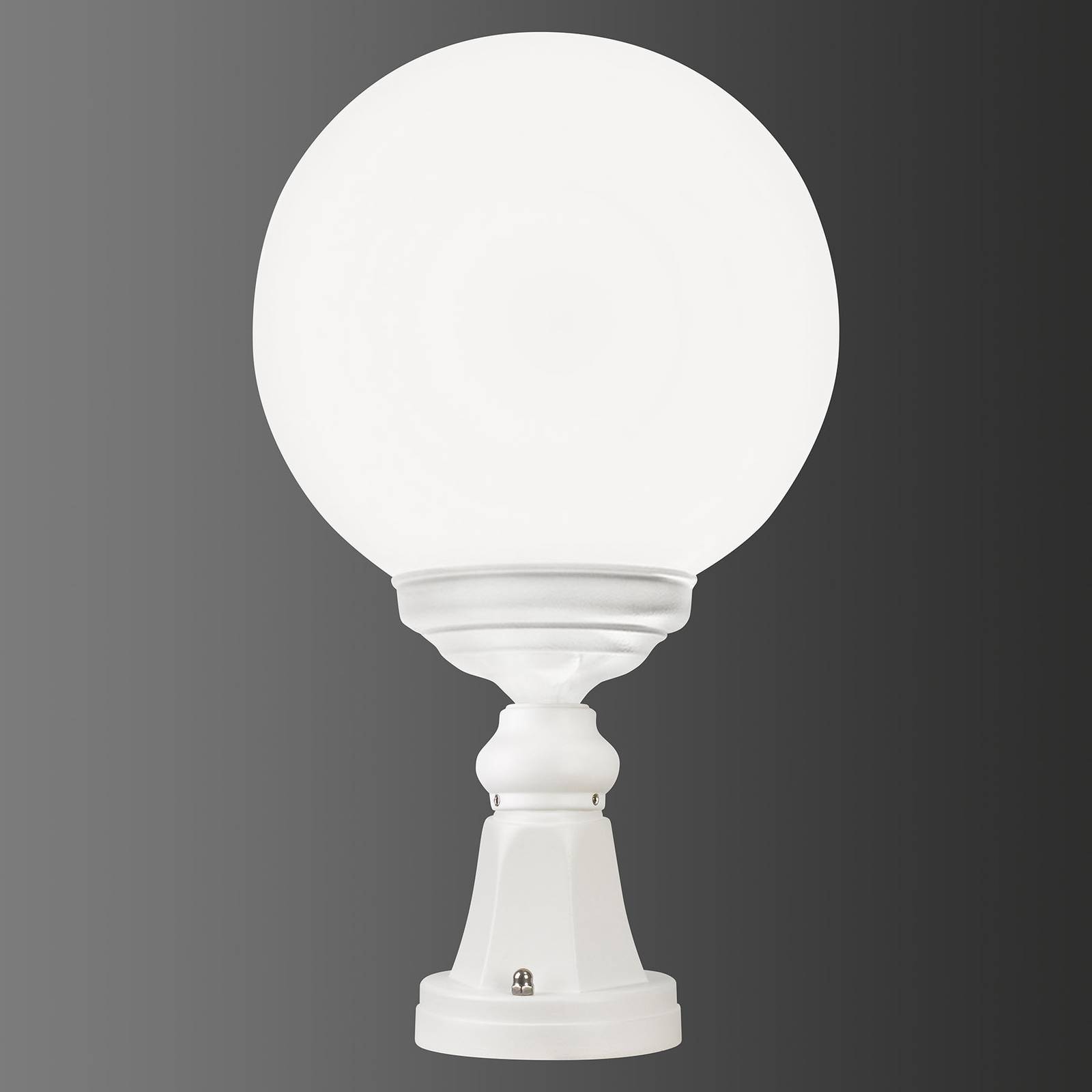 1131-es talapzati lámpa gömb alakú búrával, fehér