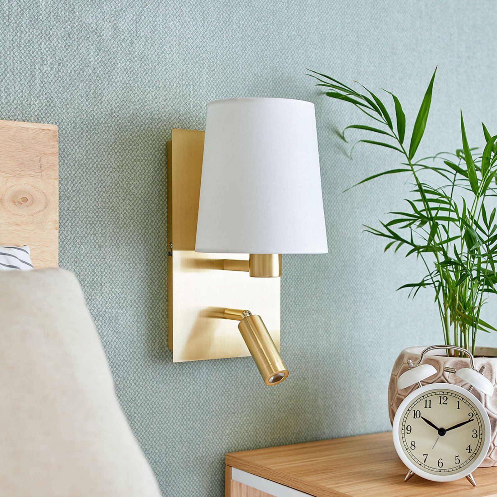 Aiden Vegglampe White/Brass - Lindby