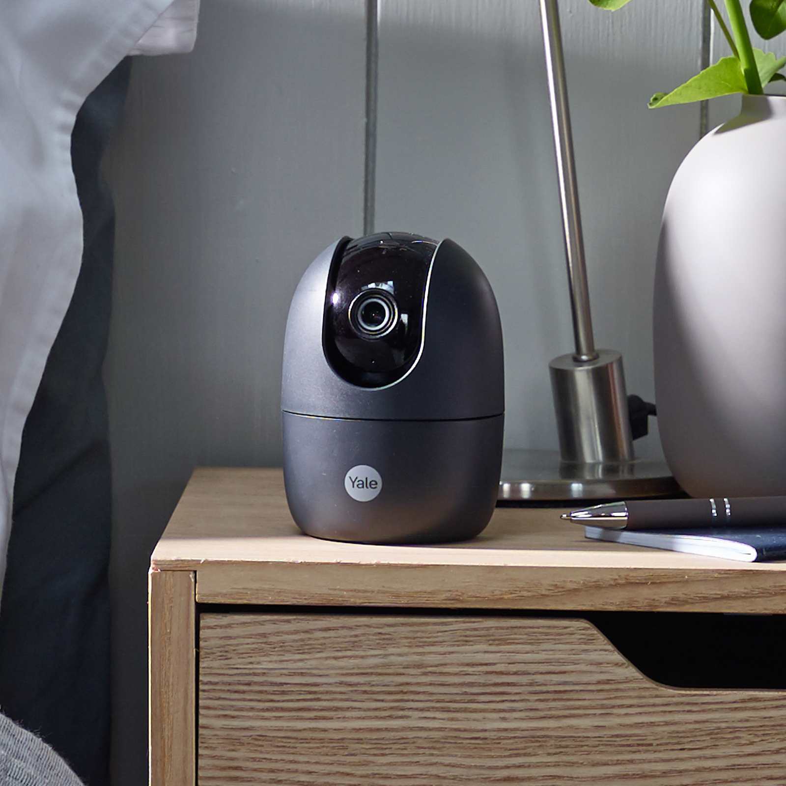 Yale Wi-Fi videocamera interni, inclinabile