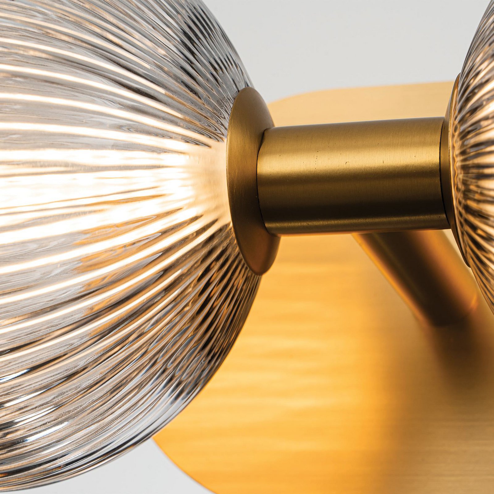 LED-vegglampe PALMAS gull/røykgrå Bredde 39 cm 2 lyskilder. IP44 LED-vegglampe PALMAS gull/røykgrå Bredde 39 cm 2 lyskilder. IP44