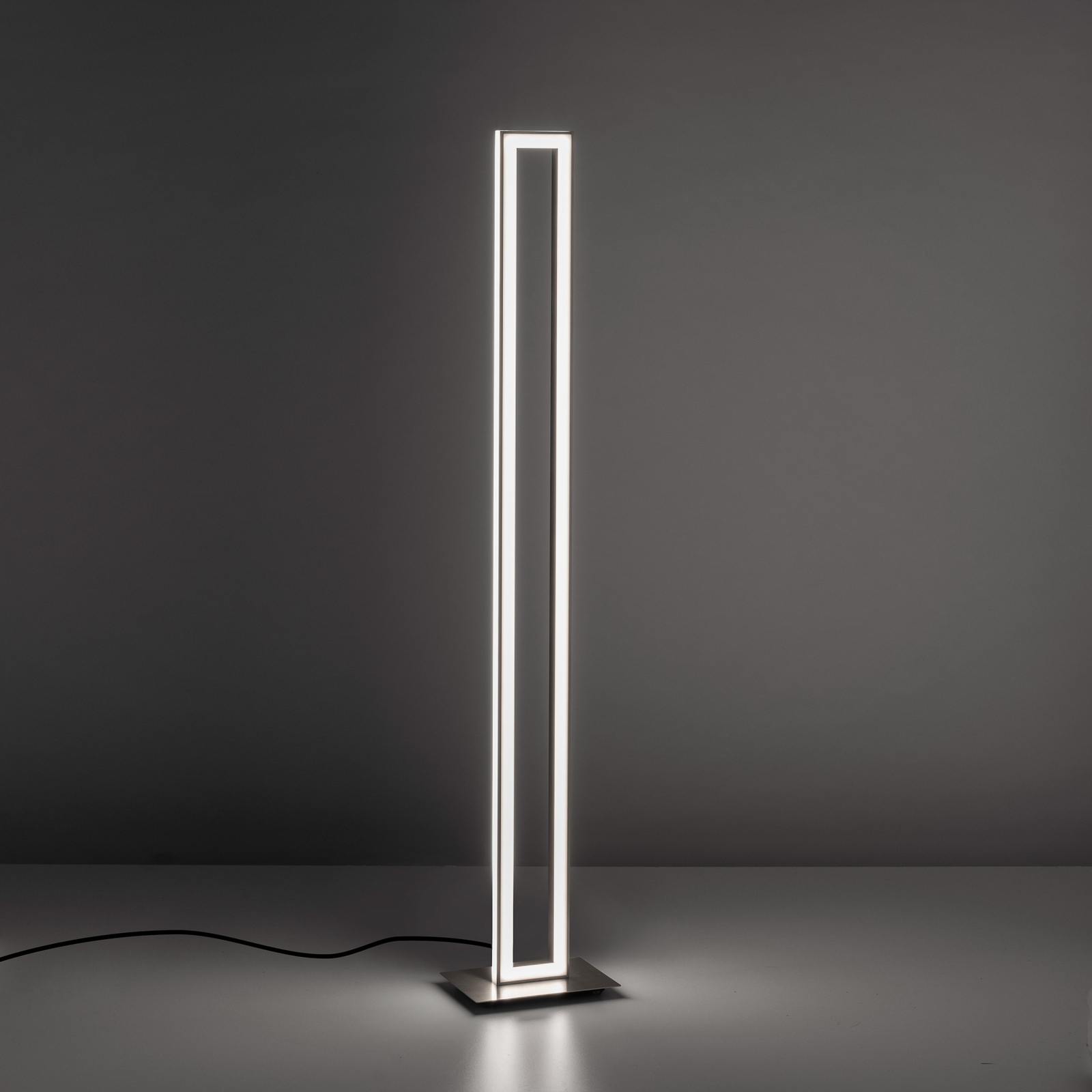 Lampadaire LED à variateur design Helix de chez Mantra