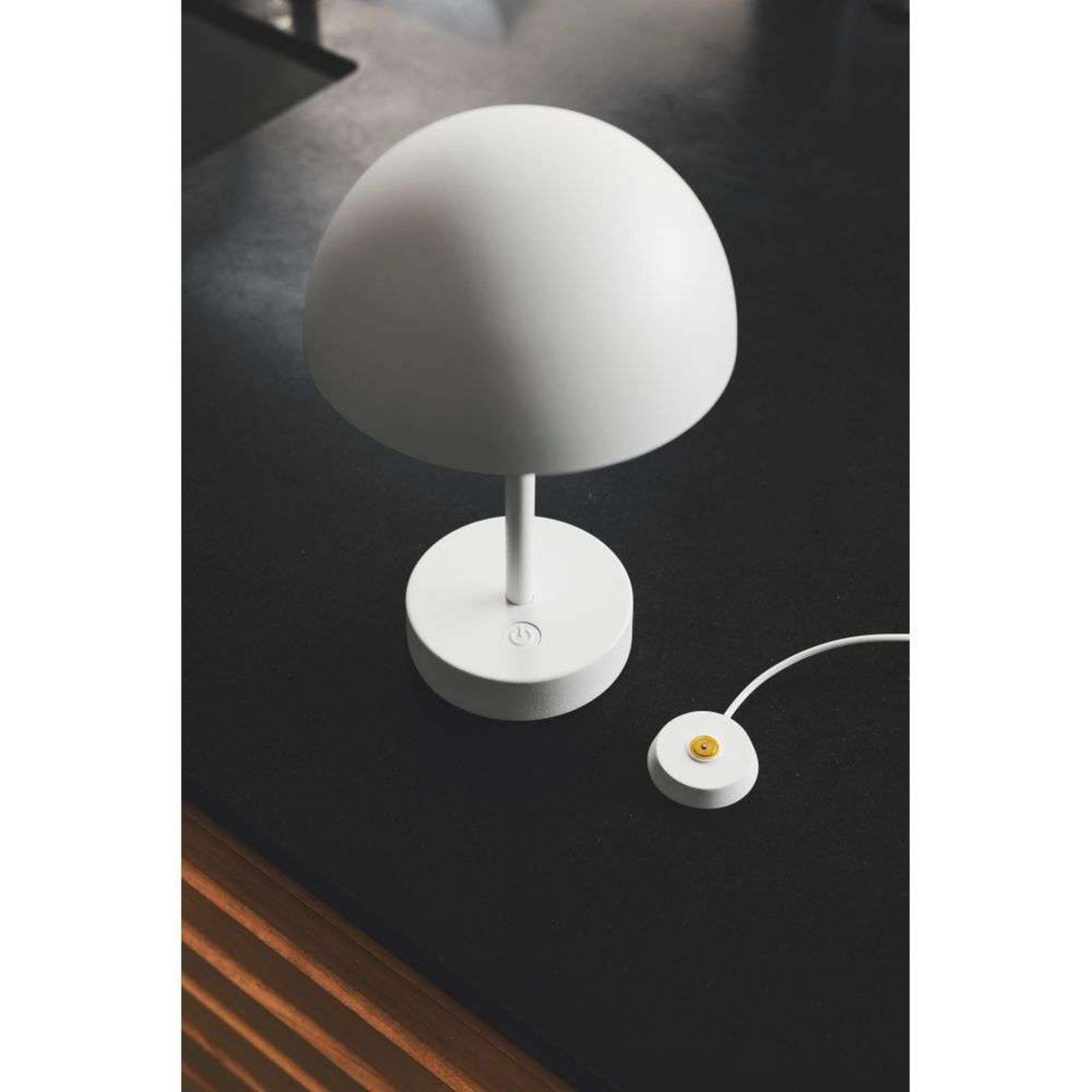 Ellen To-Go Portable Lampada da Tavolo IP44 White - Nordlux