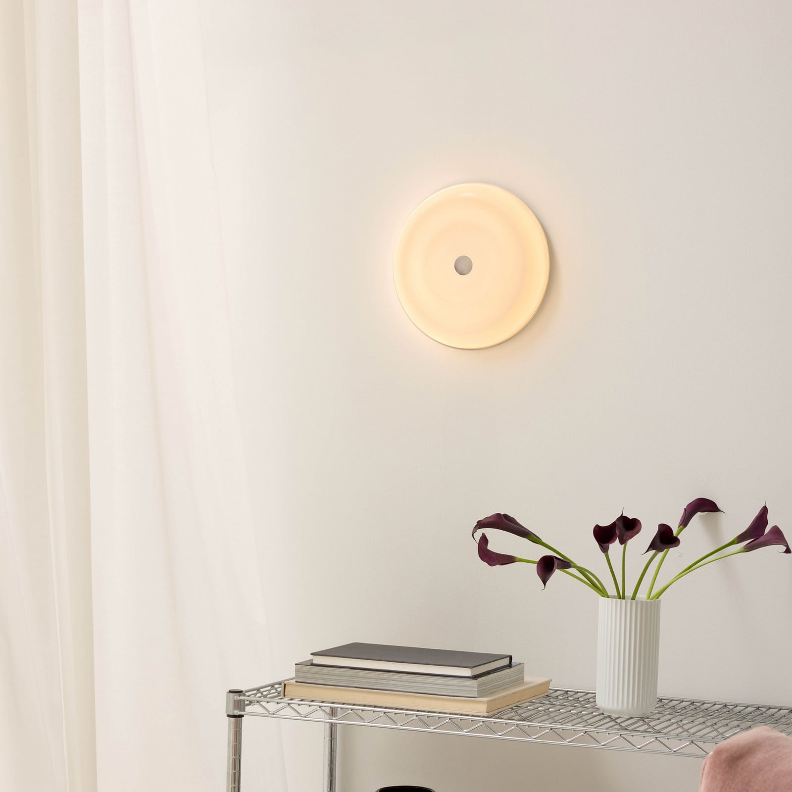 WAVE LED-loftlampe, opalglas Ø 30 cm stepdim – Halo Design - Stue - Med én lyskilde billede