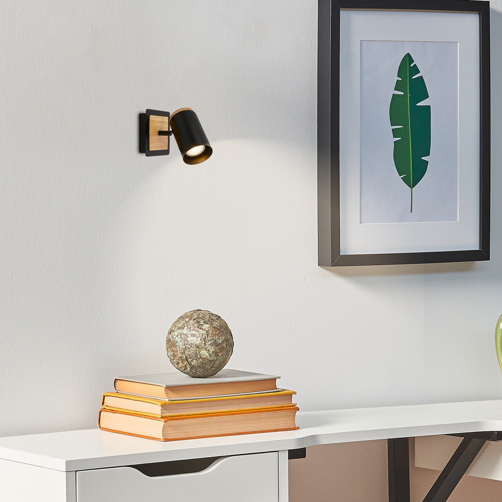 Wandspot Duta, uitsteeklengte 16 cm, zwart/houtkleur, hout