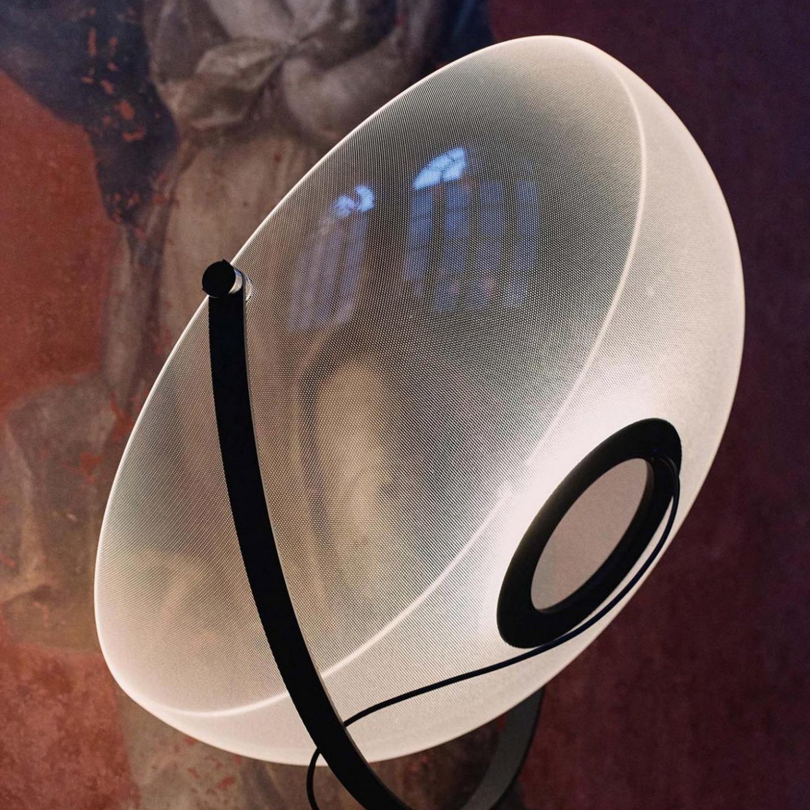Stilnovo LED-lattiavalaisin Demi Moon, musta, korkeus 196 cm