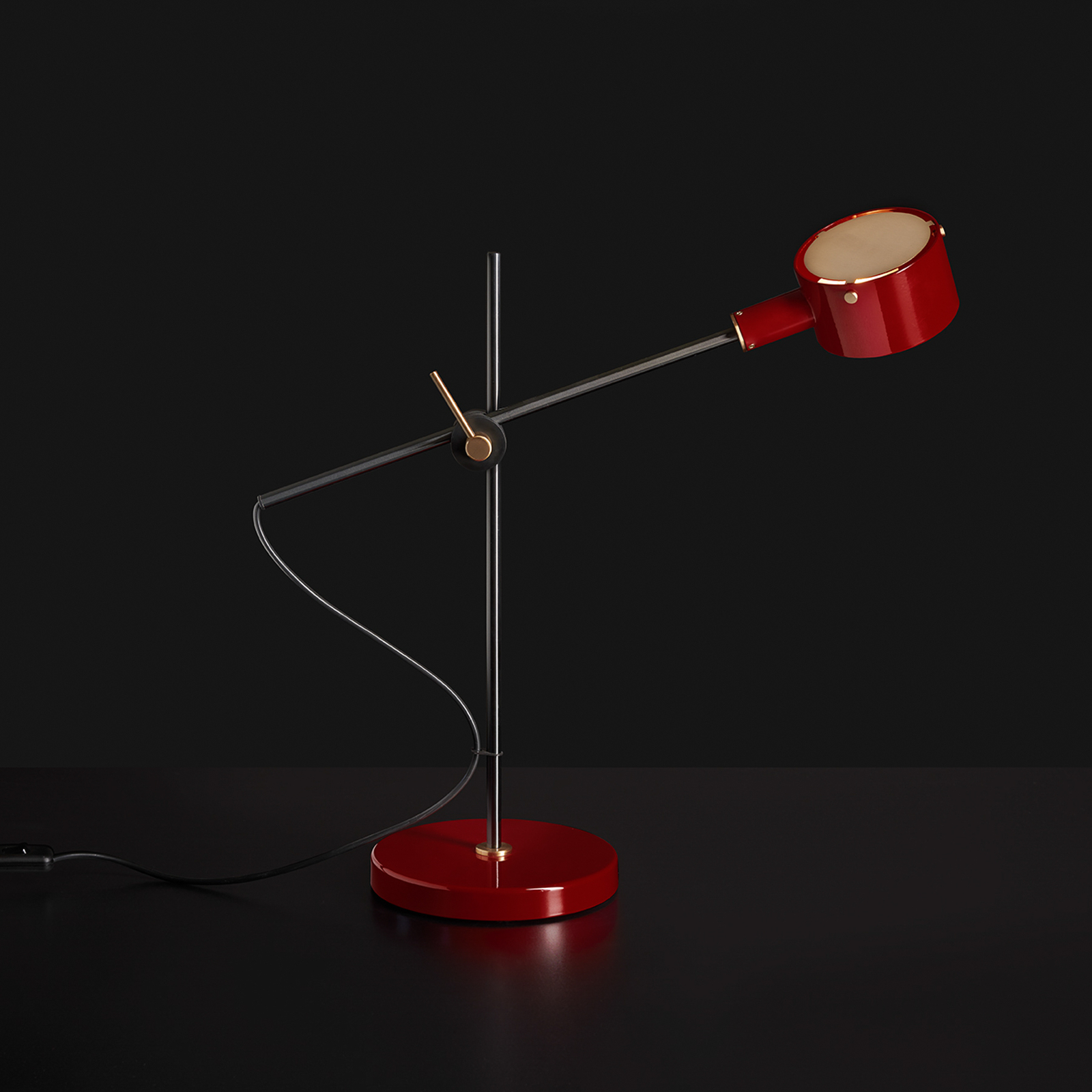 Candeeiro de mesa Oluce G.O. 252 LED, vermelho escarlate