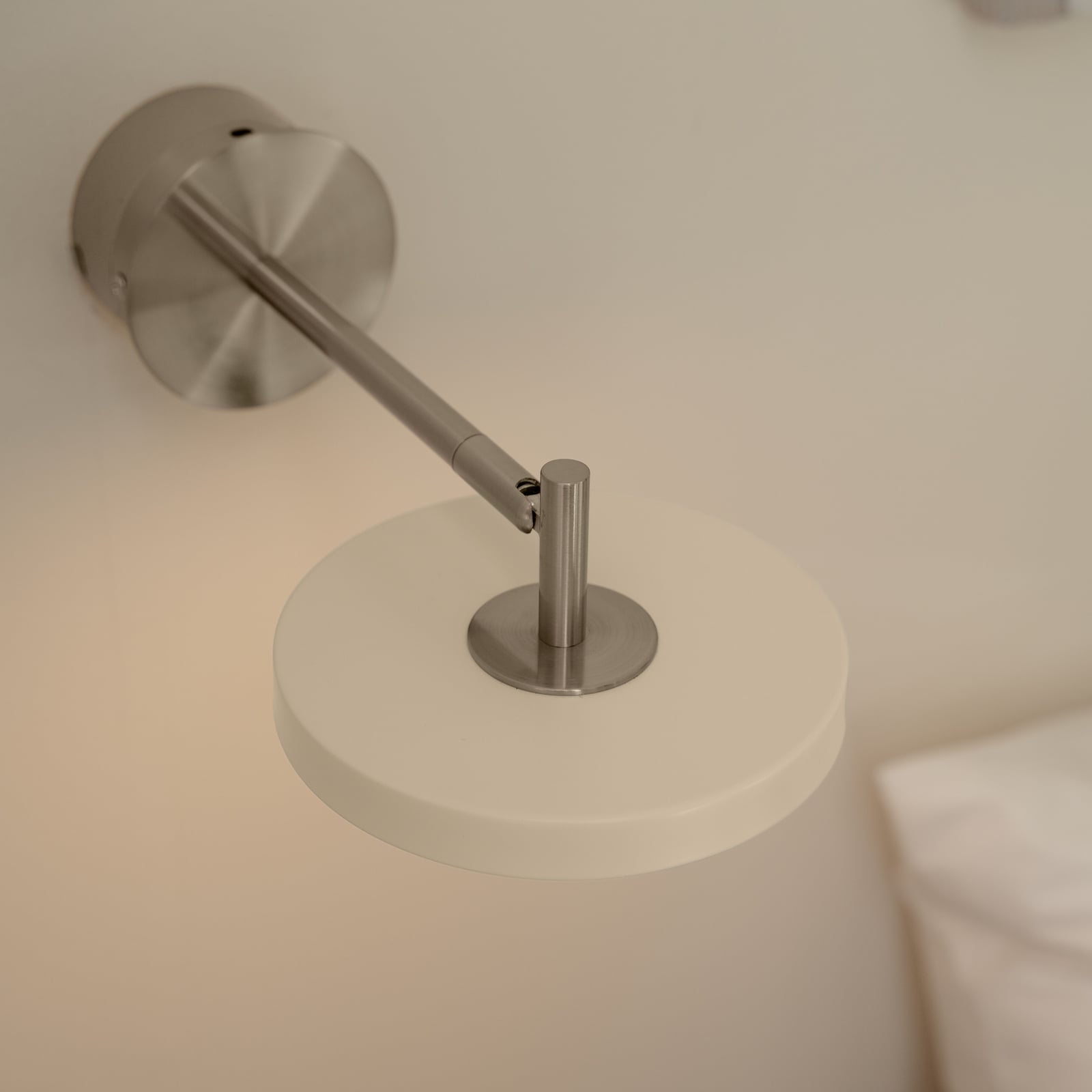 Asteria Short LED-Wandlampe, weiß, Stahl, Hardwire - UMAGE