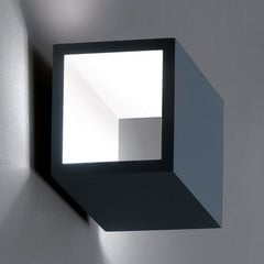 ICONE Cubò LED-seinävalaisin, 10 W, titaani/valkoinen